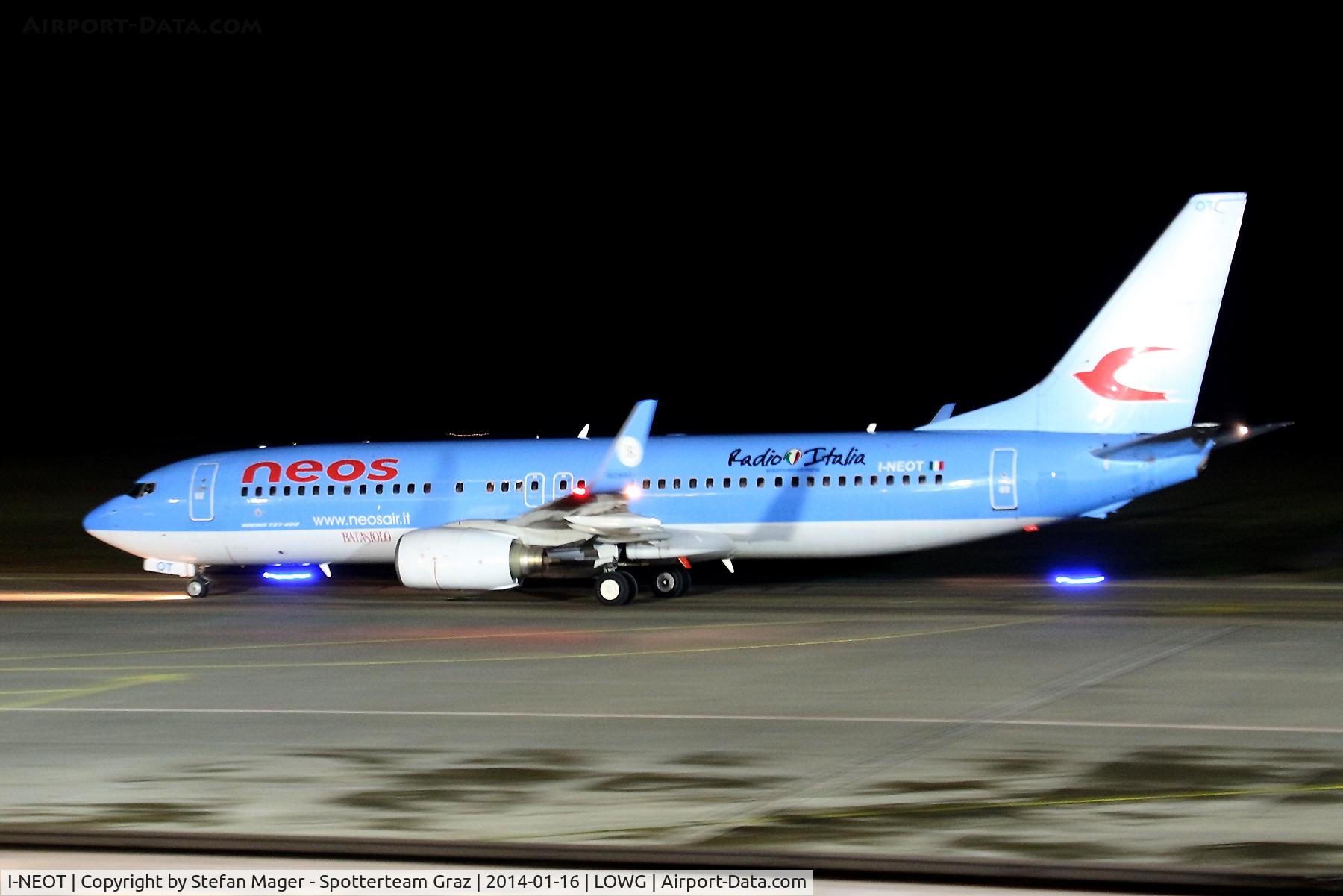 I-NEOT, 2002 Boeing 737-86N C/N 33004, Neos B737-800W arriving from Sal
