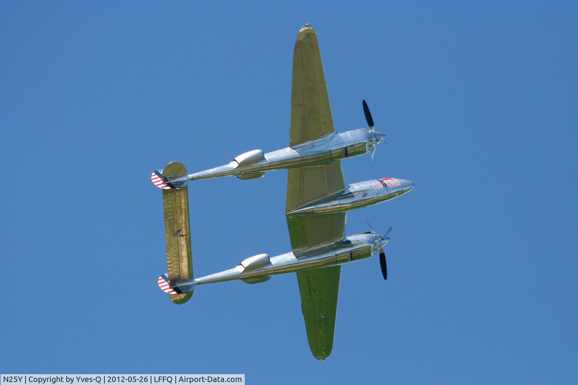 N25Y, 1944 Lockheed P-38L-5LO Lightning C/N AF44-53254, Lightning (N25Y) , La Ferté-Alais Airfield (LFFQ) Air Show (Le Temps Des Hélices) in may 2012