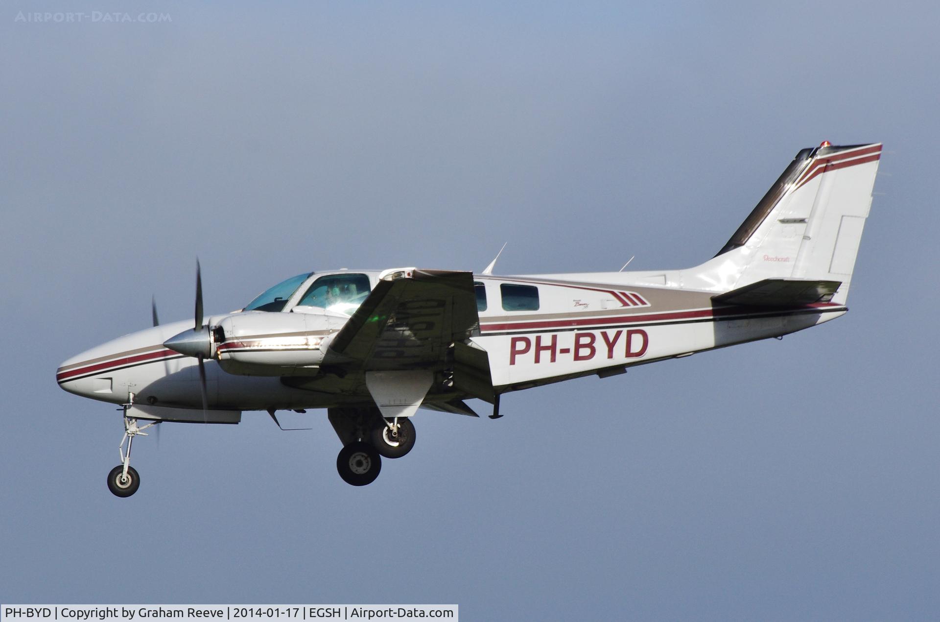 PH-BYD, 1997 Raytheon Aircraft Company 58 C/N TH-1836, About to land on 27.