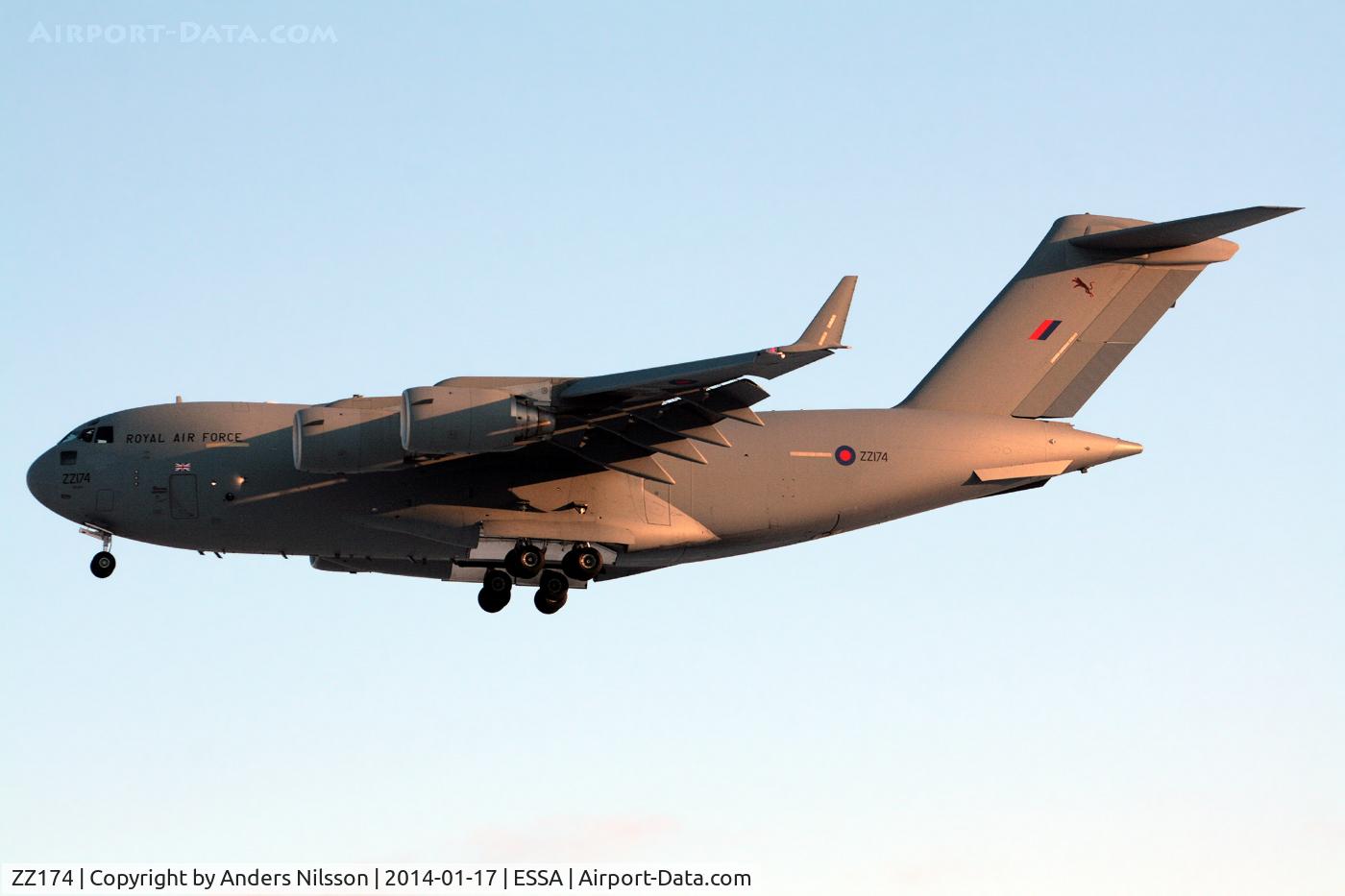 ZZ174, 2001 Boeing C-17A Globemaster III C/N F-081, On final for runway 01L at 14:00 sharp.