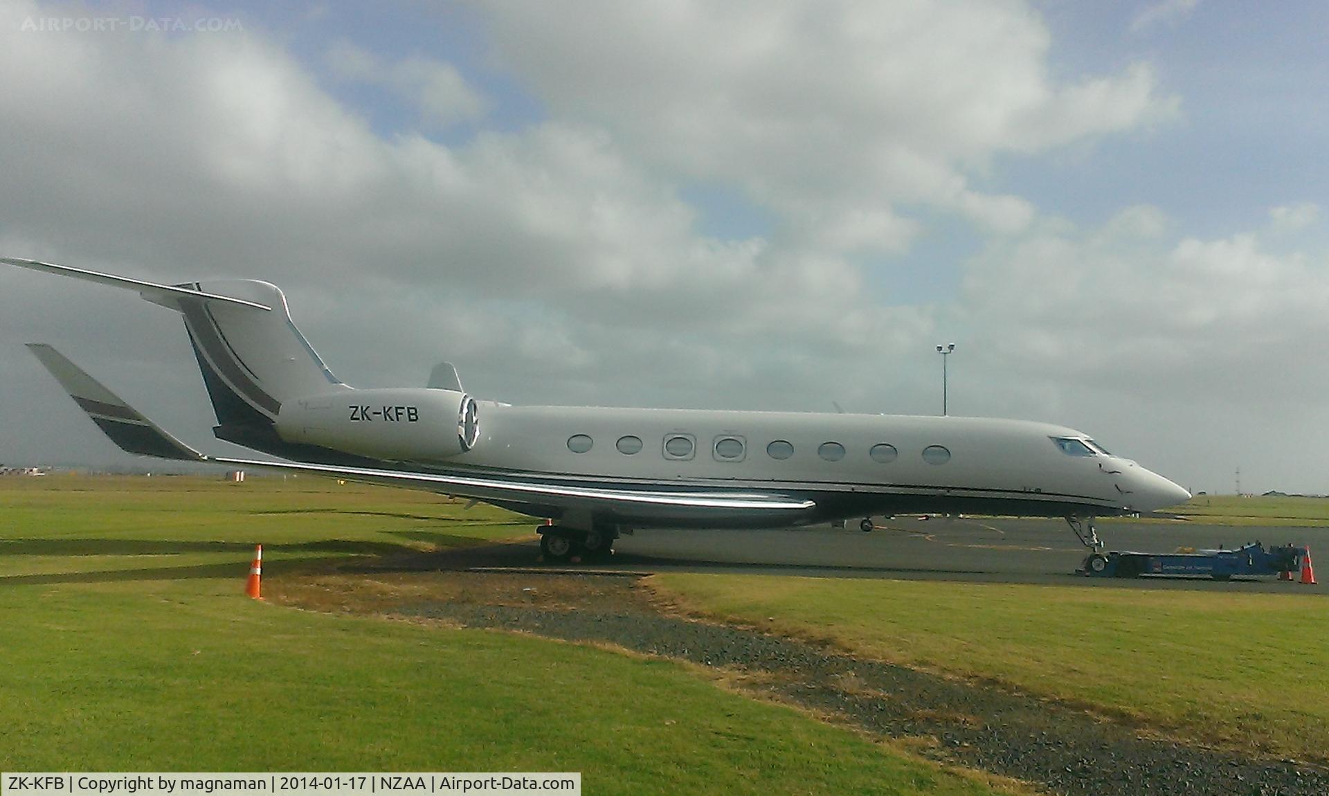 ZK-KFB, 2009 Gulfstream Aerospace GV-SP (G550) C/N 5260, At AKL for overnight stop