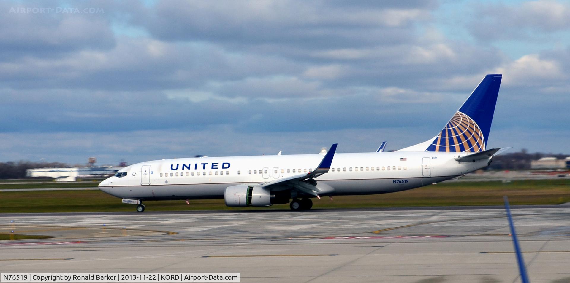 N76519, 2009 Boeing 737-824 C/N 30132, Landing O'Hare
