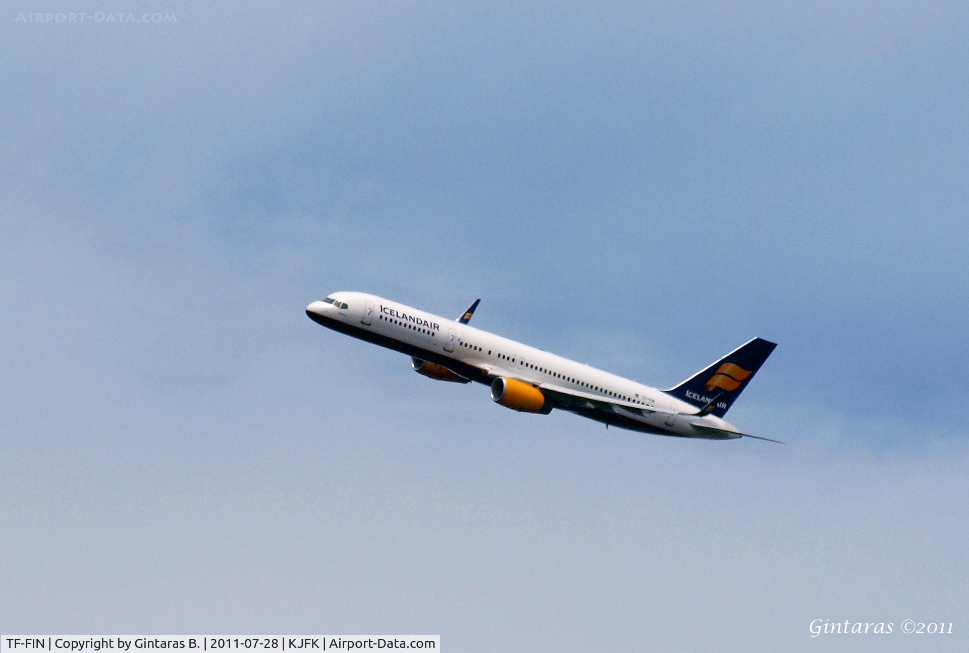 TF-FIN, 1997 Boeing 757-208 C/N 28989, Take-off from JFK