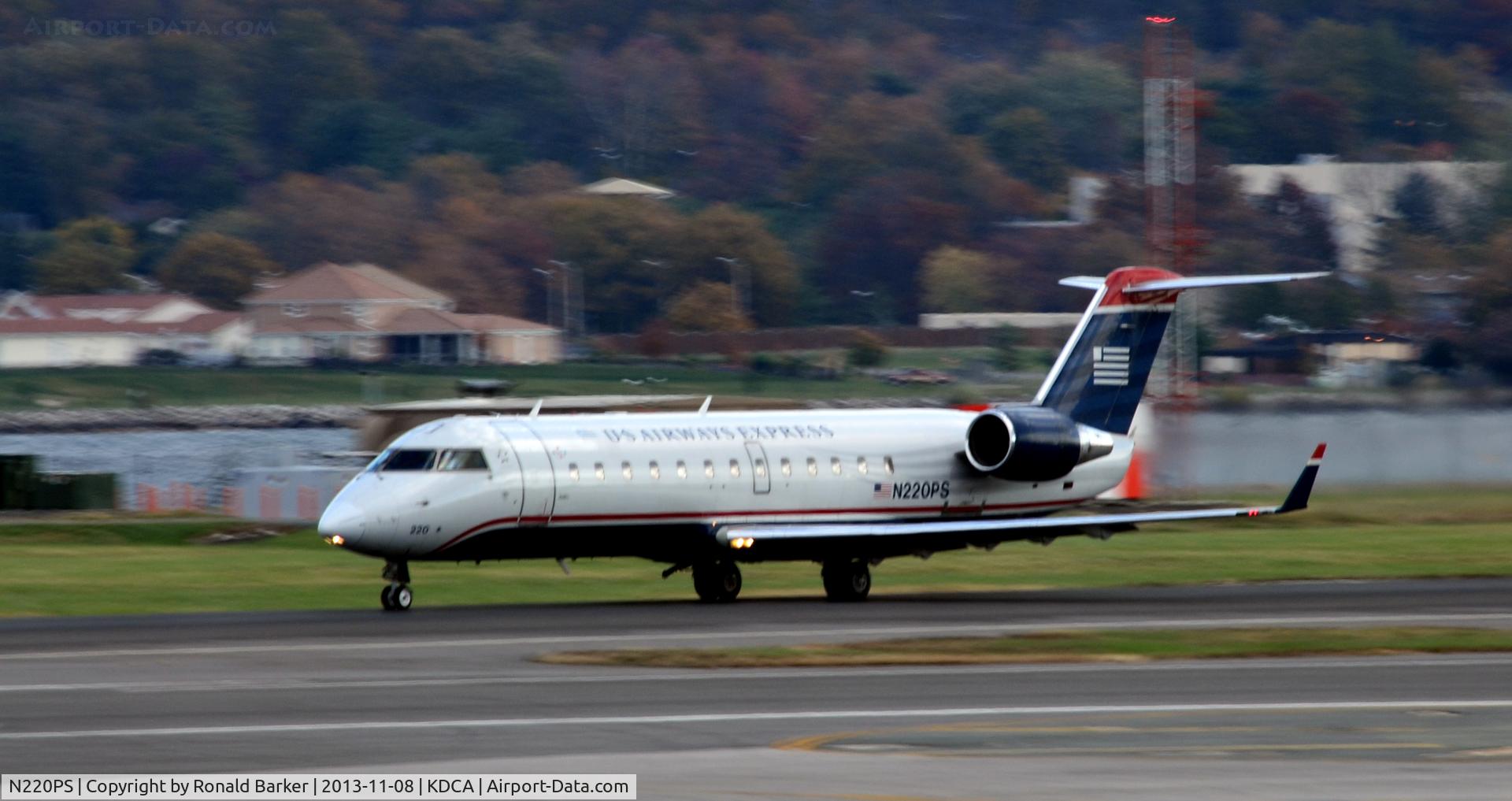 N220PS, Bombardier CRJ-200ER (CL-600-2B19) C/N 7887, Takeoff National