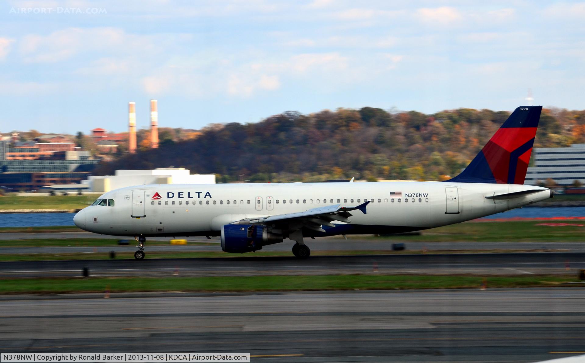 N378NW, 2003 Airbus A320-211 C/N 2092, Landing roll National