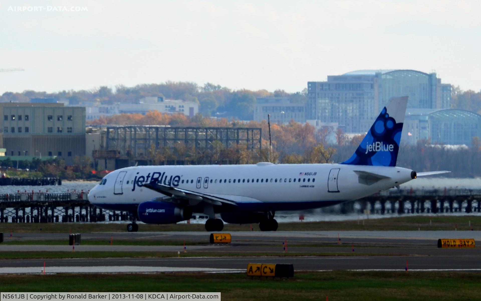 N561JB, 2003 Airbus A320-232 C/N 1927, Taxi National