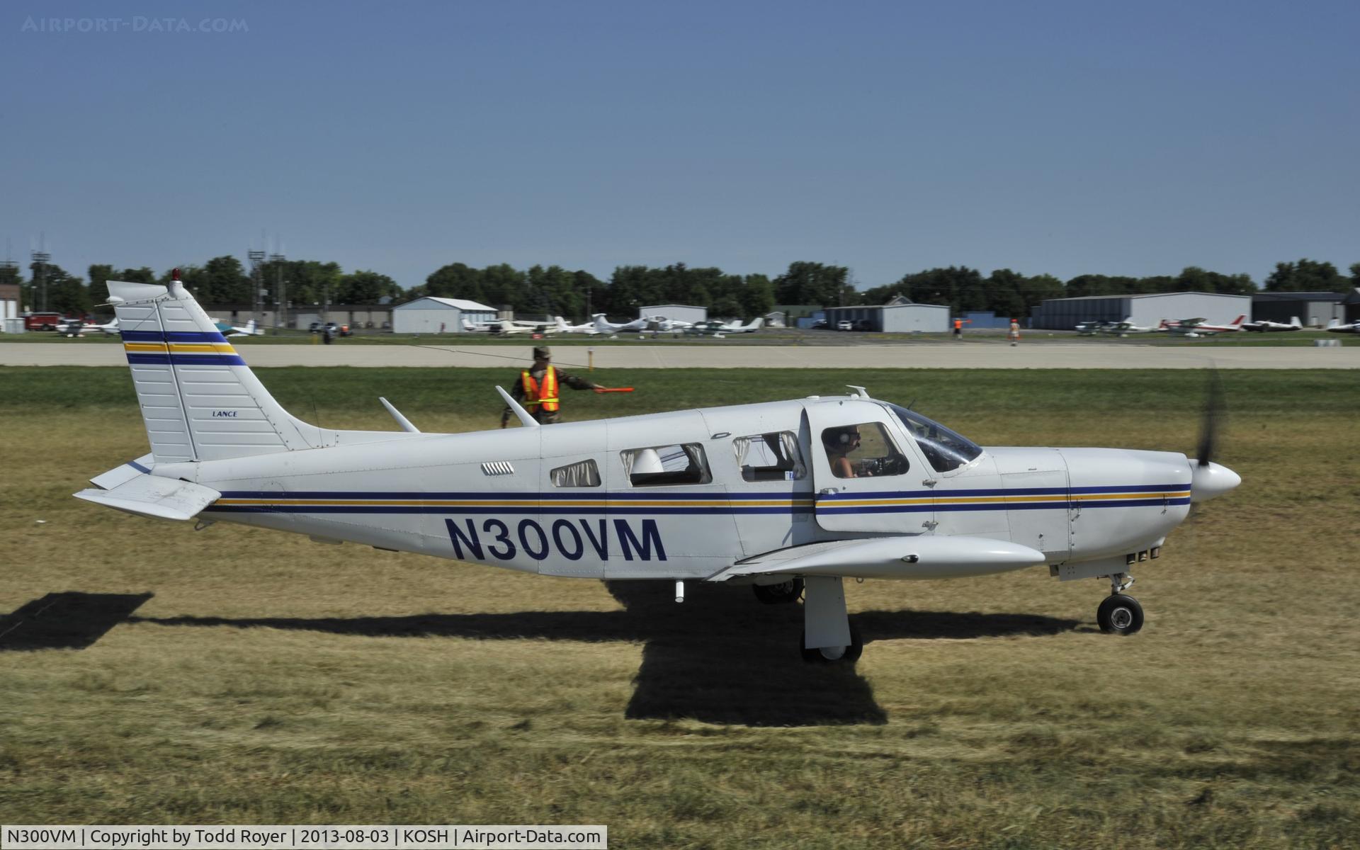 N300VM, 1976 Piper PA-32R-300 Cherokee Lance C/N 32R-7780120, Airventure 2013