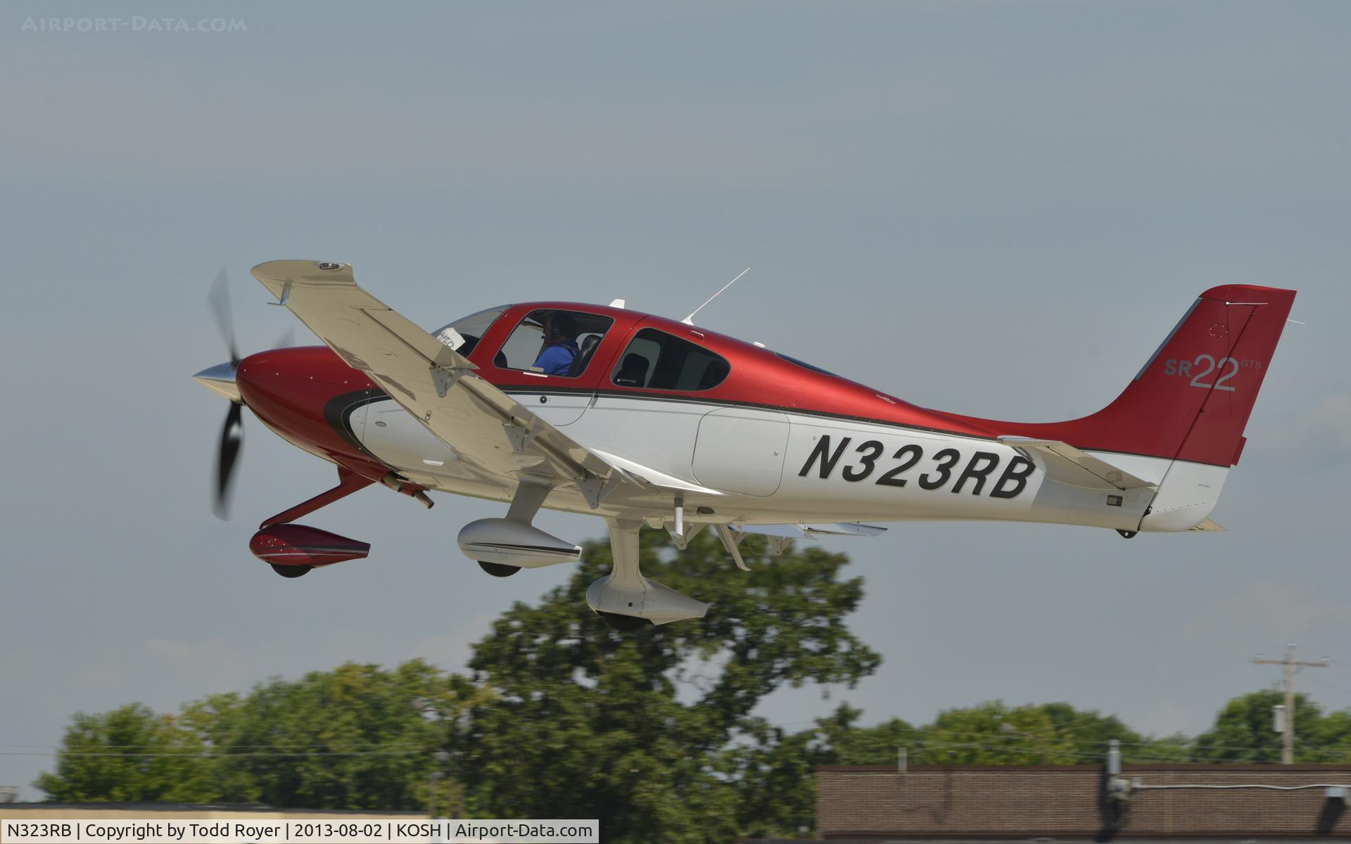 N323RB, 2012 Cirrus SR22 C/N 3906, Departing Airventure 2013