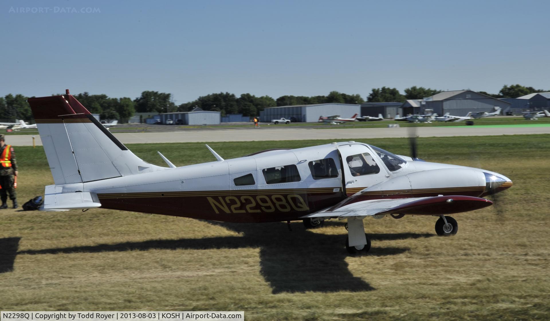 N2298Q, 1977 Piper PA-34-200T Seneca II C/N 34-7770185, Airventure 2013