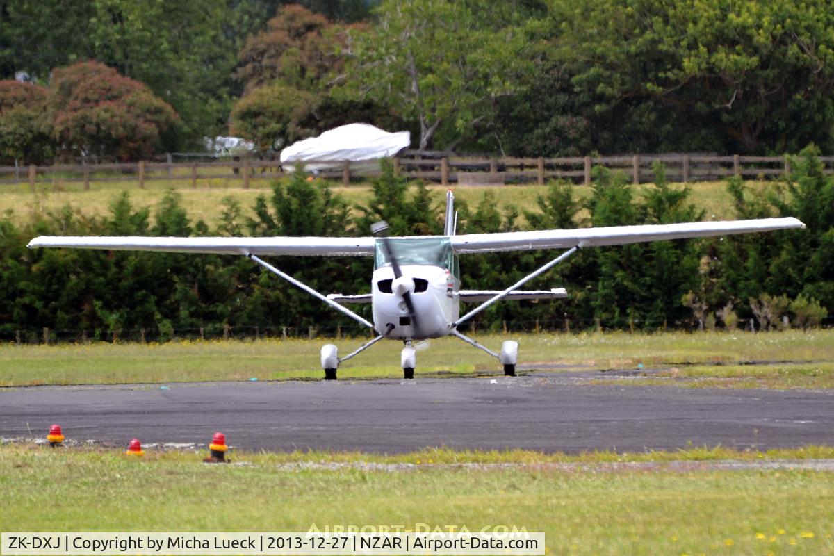 ZK-DXJ, Cessna 172M C/N 17265810, At Ardmore