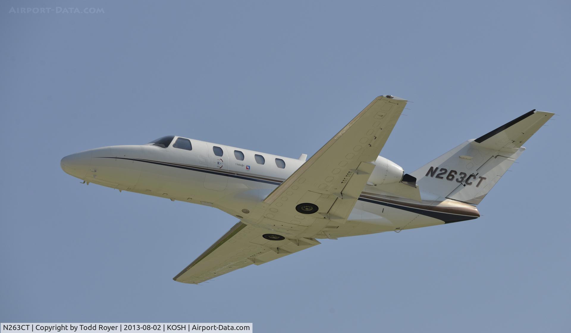 N263CT, 1998 Cessna 525 CitationJet C/N 525-0263, Departing
