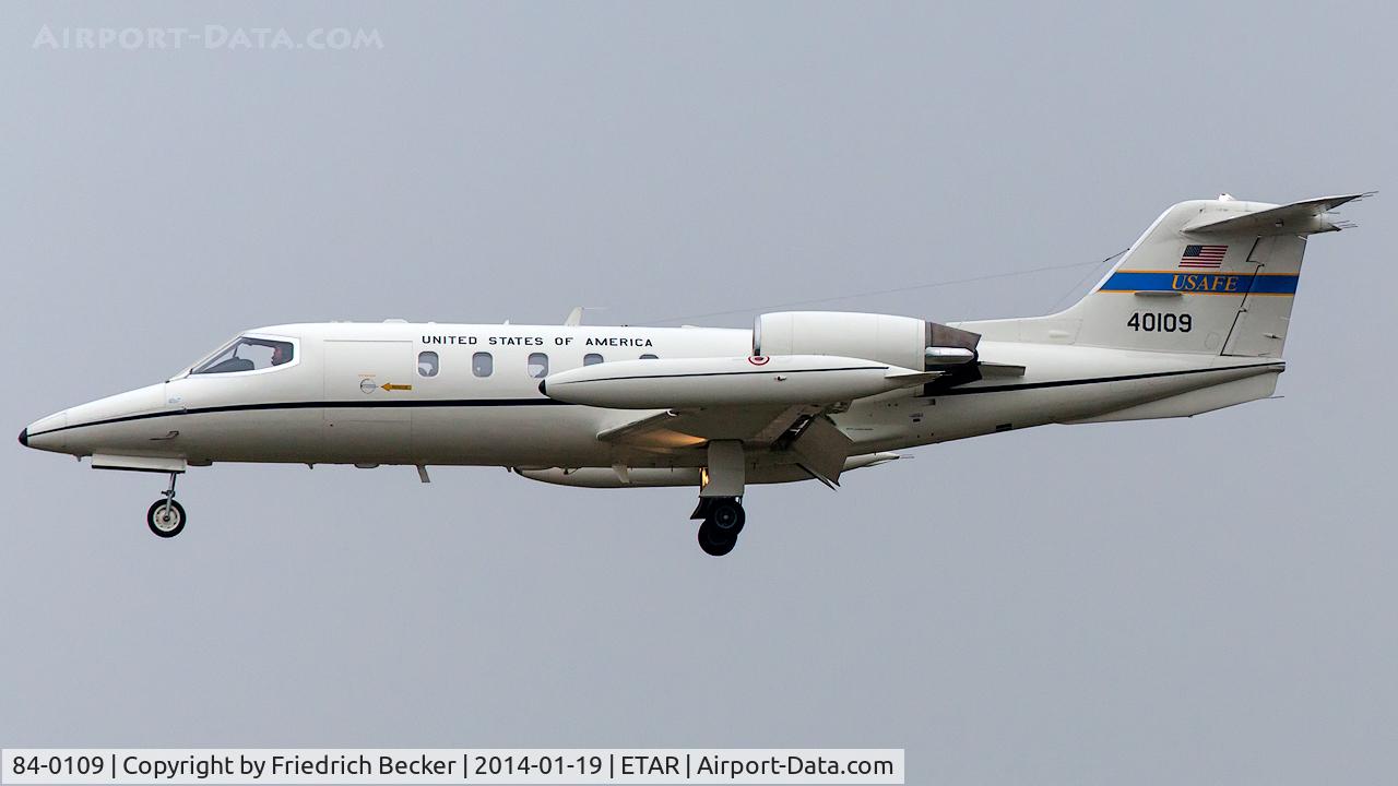84-0109, 1984 Gates Learjet C-21A C/N 35A-555, on final RW26