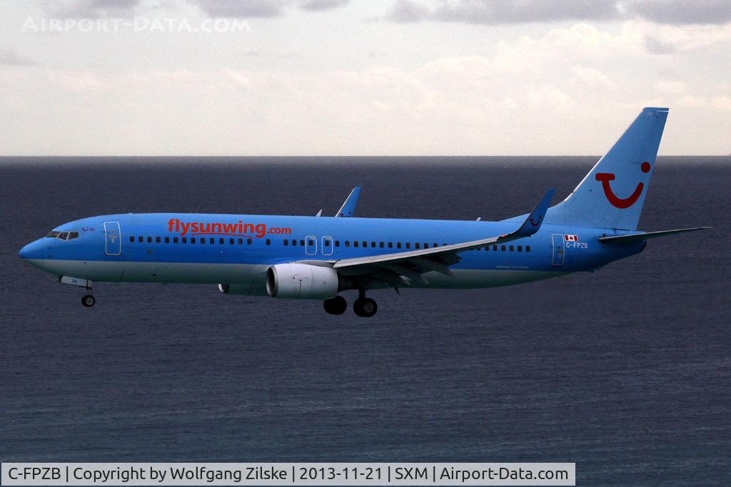C-FPZB, 2007 Boeing 737-8K5 C/N 35131, From the Sonesta Hotel