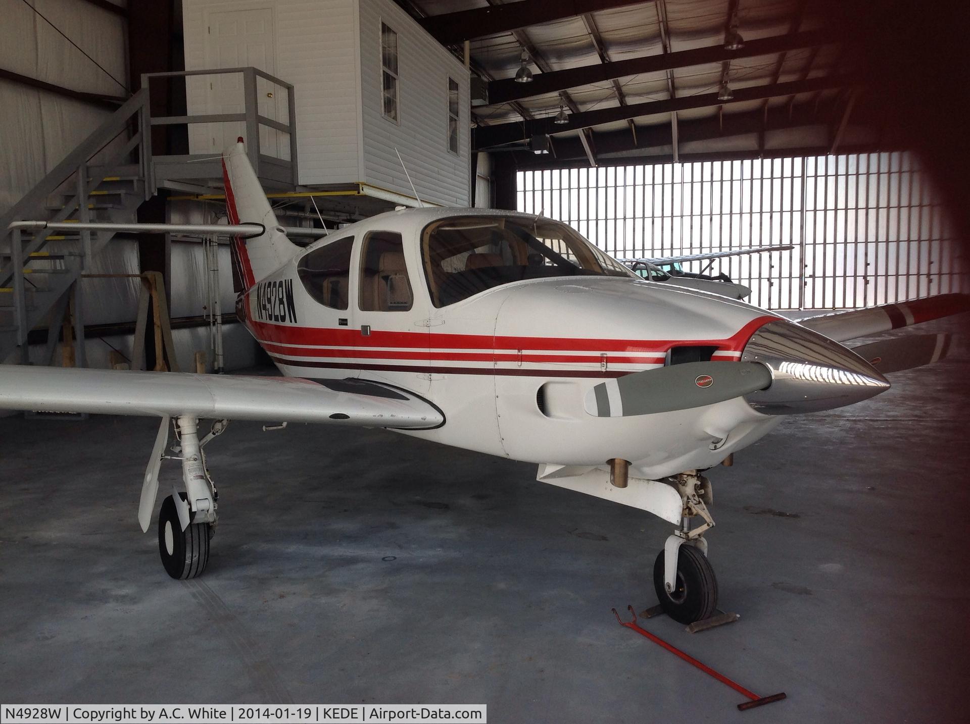 N4928W, 1977 Rockwell International 114 Commander C/N 14251, Just flew in from Georgia.
