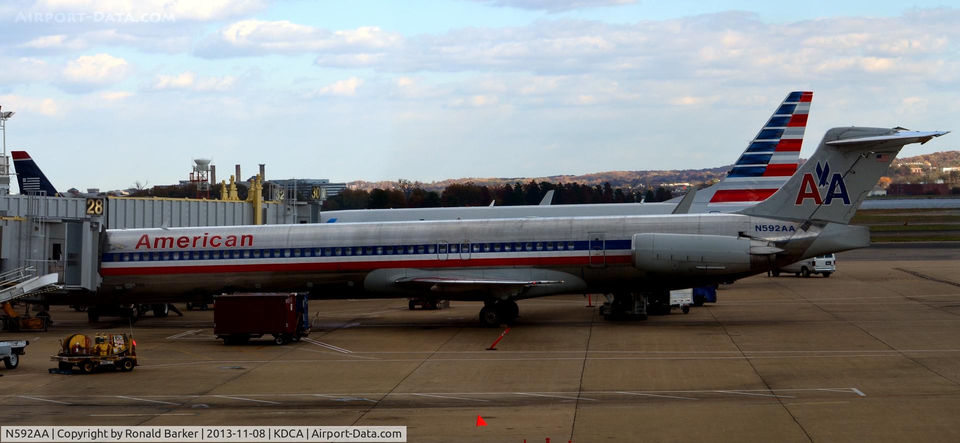 N592AA, 1991 McDonnell Douglas MD-83 (DC-9-83) C/N 53255, Gate 28 National