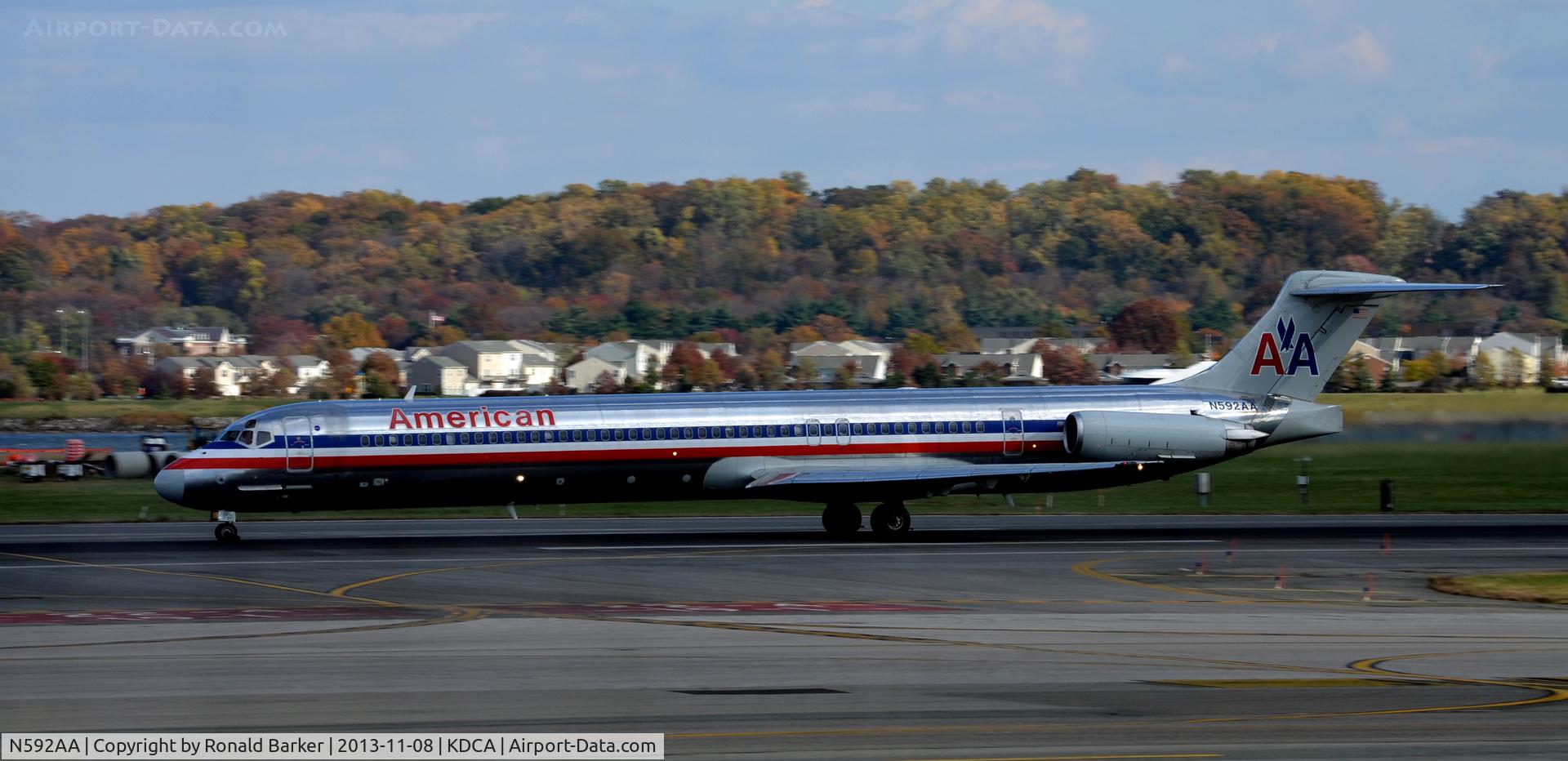 N592AA, 1991 McDonnell Douglas MD-83 (DC-9-83) C/N 53255, Takeoff roll National
