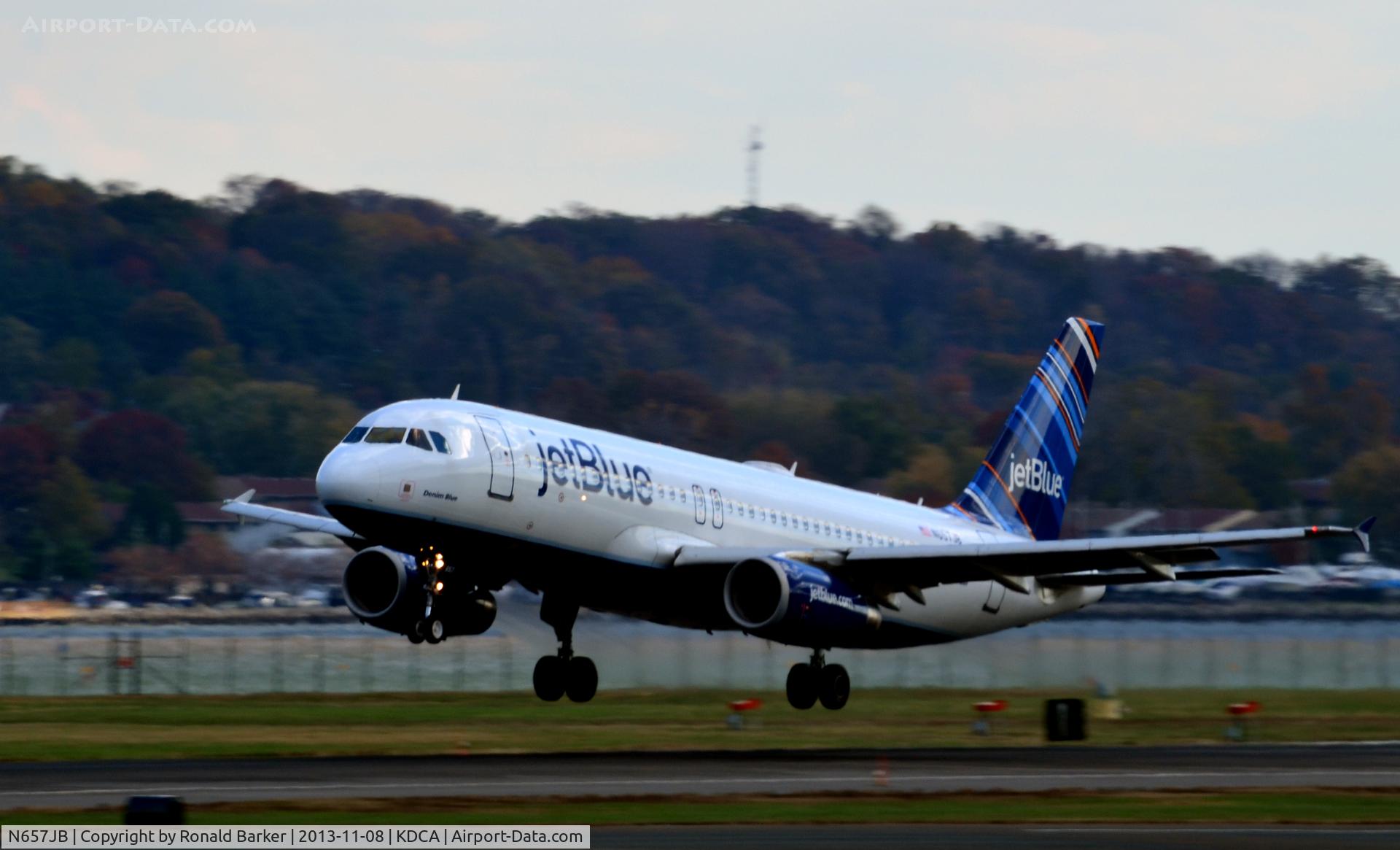 N657JB, 2007 Airbus A320-232 C/N 3119, Denim Blue landing National