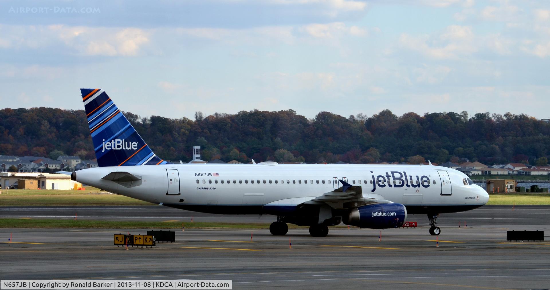 N657JB, 2007 Airbus A320-232 C/N 3119, Denim Blue taxi to park National