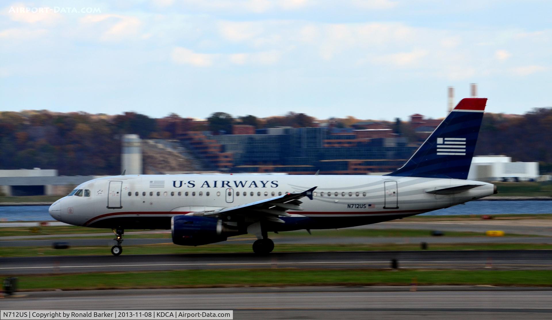 N712US, 1999 Airbus A319-112 C/N 1038, Takeoff roll National