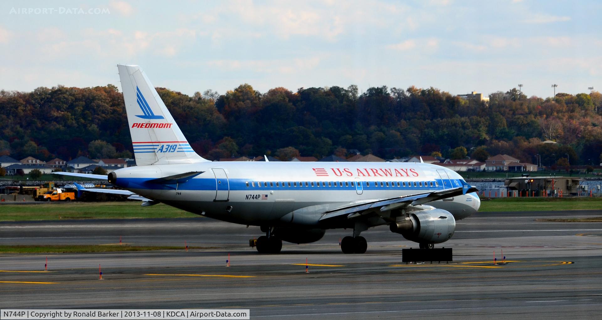 N744P, 2000 Airbus A319-112 C/N 1287, Taxi for takeoff National