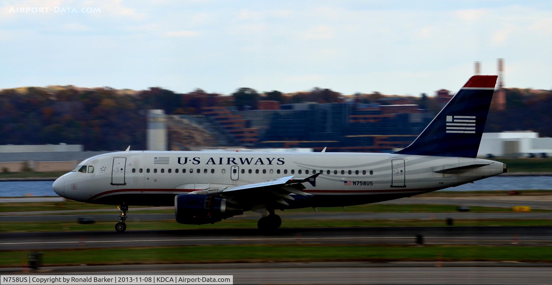 N758US, 2000 Airbus A319-112 C/N 1348, Landing roll National