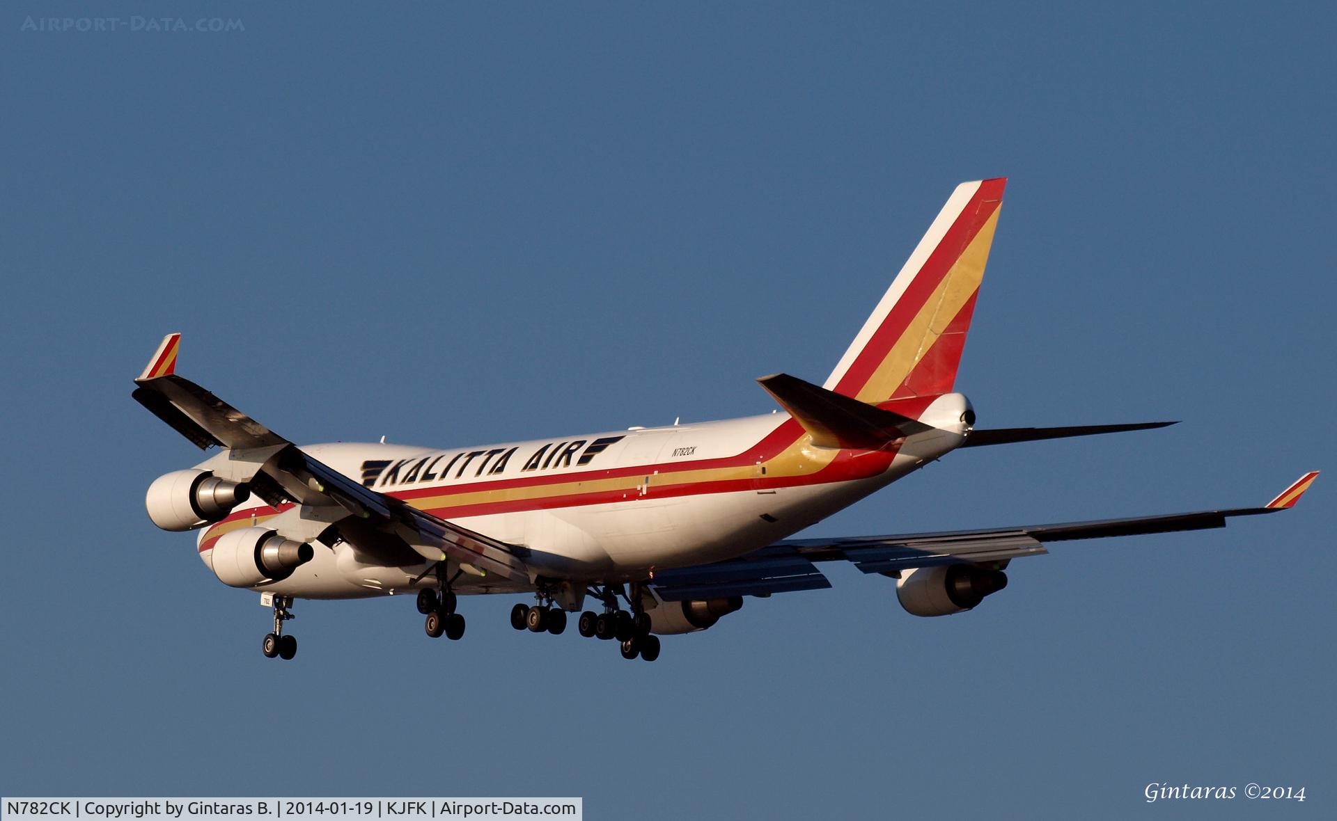 N782CK, 2009 Boeing 747-4HQF C/N 37304, Going to a landing on RWY 31R