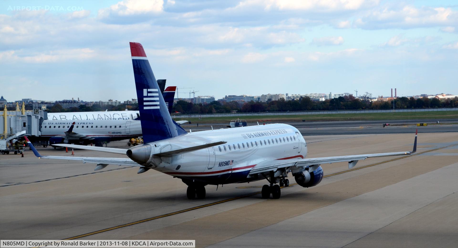 N805MD, 2004 Embraer 170SU (ERJ-170-100SU) C/N 17000018, Taxi national