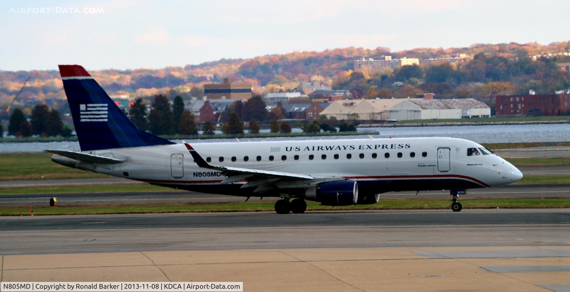 N805MD, 2004 Embraer 170SU (ERJ-170-100SU) C/N 17000018, Taxi National
