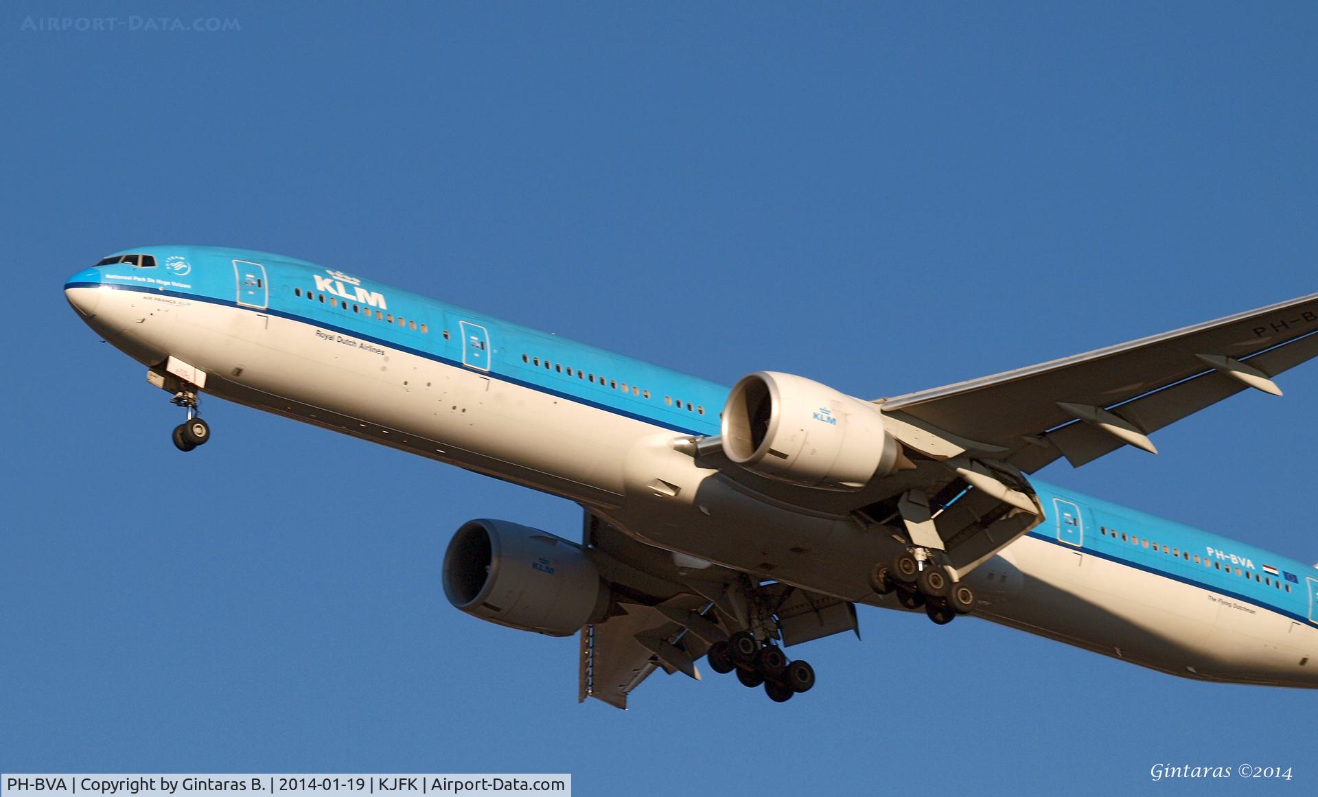 PH-BVA, 2008 Boeing 777-306/ER C/N 35671, Going to a landing on RWY 31R