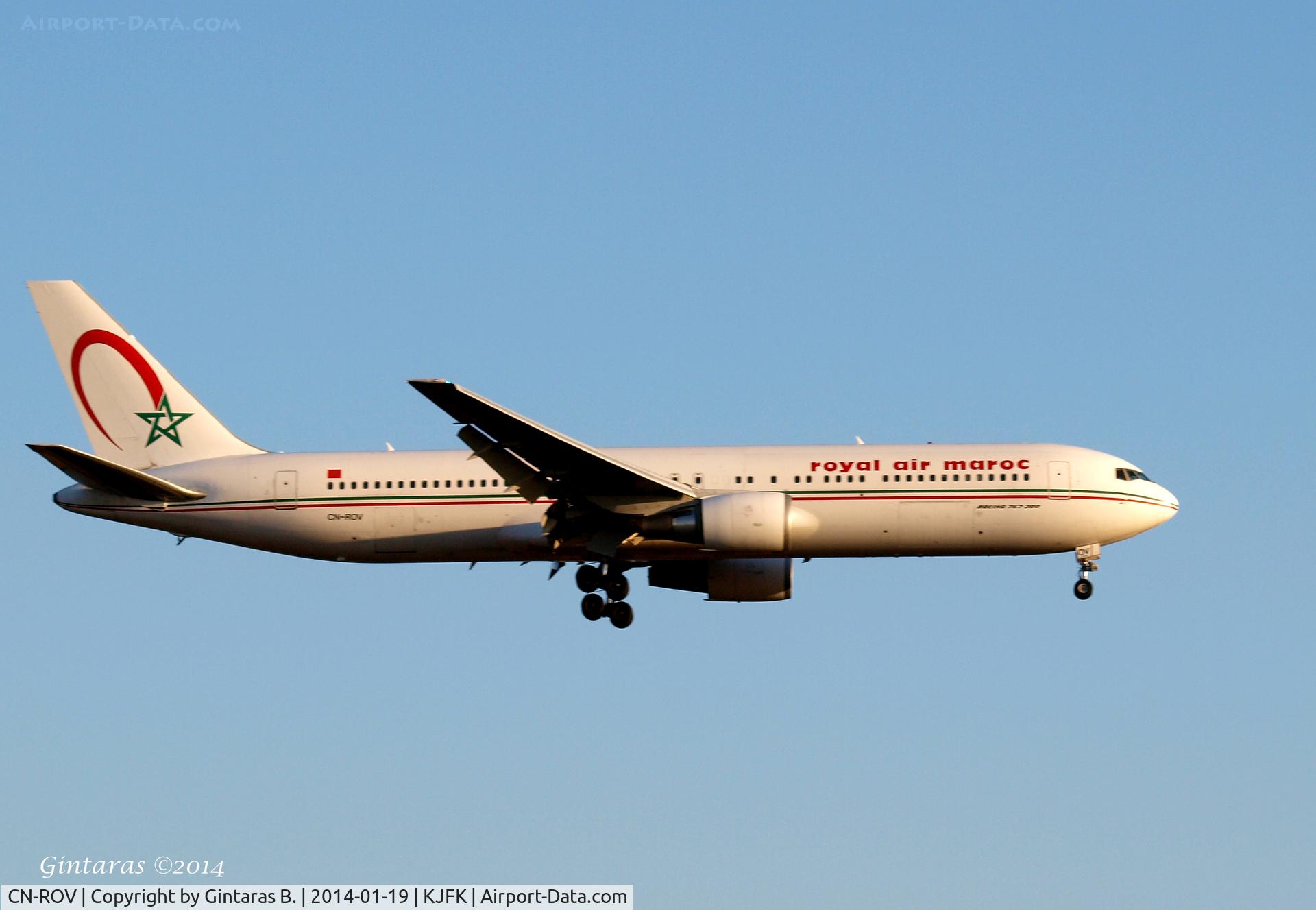 CN-ROV, 2000 Boeing 767-3Q8ER C/N 27686, Going to a landing on RWY 22L