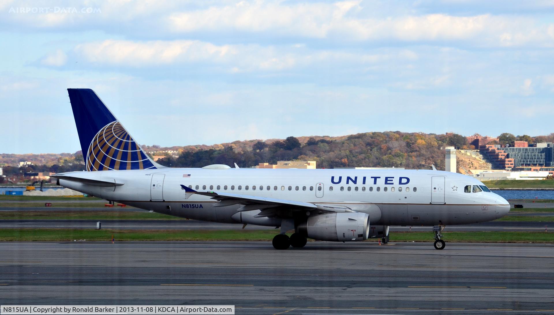 N815UA, 1998 Airbus A319-131 C/N 867, Taxi National