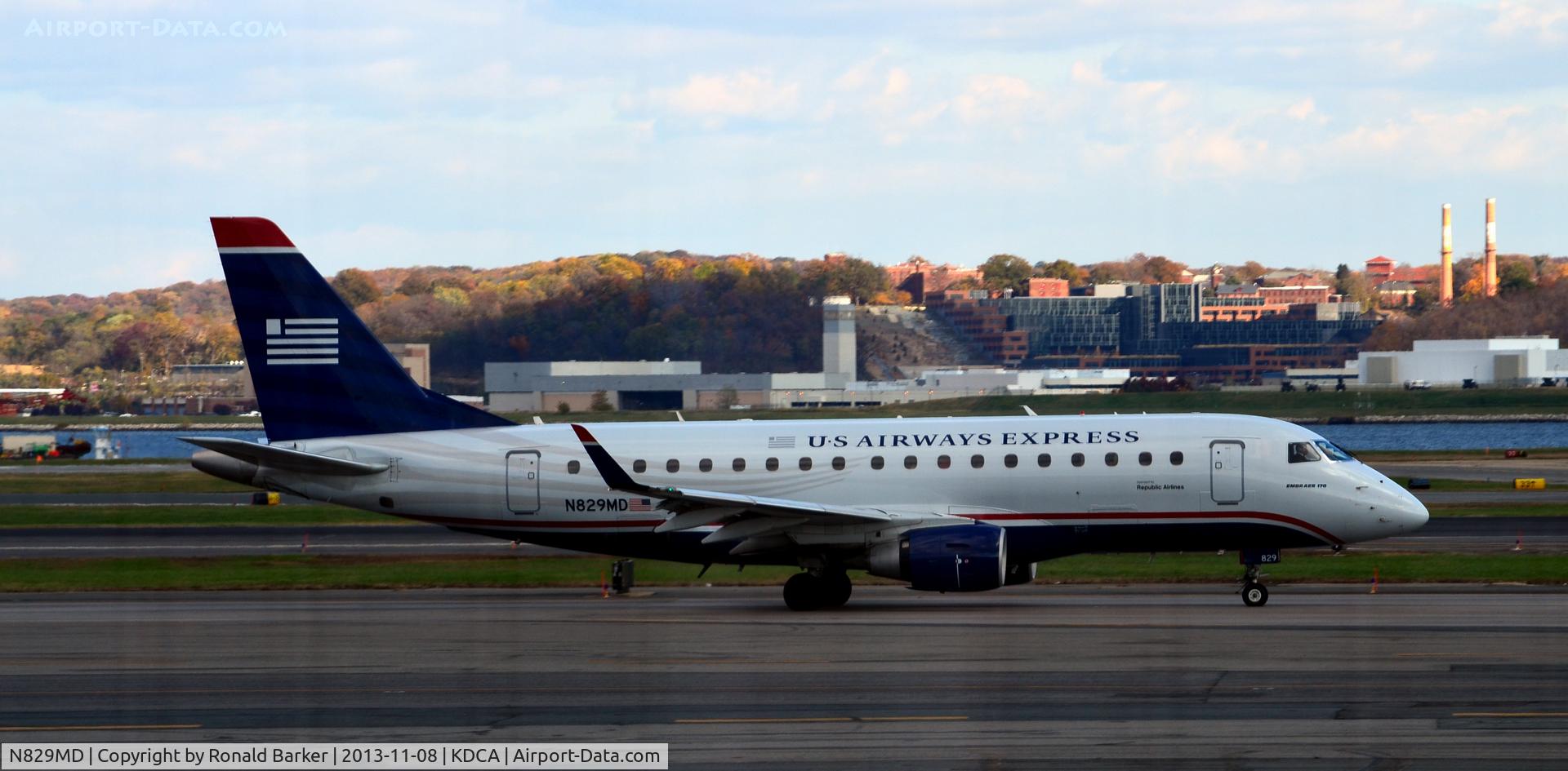 N829MD, 2005 Embraer 170SU (ERJ-170-100SU) C/N 17000049, Taxi for takeoff National