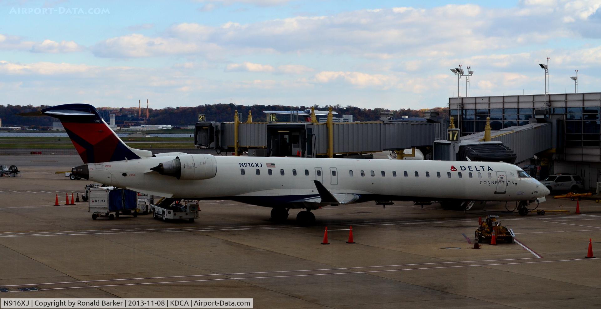 N916XJ, 2008 Bombardier CRJ-900ER (CL-600-2D24) C/N 15154, gate 17 National