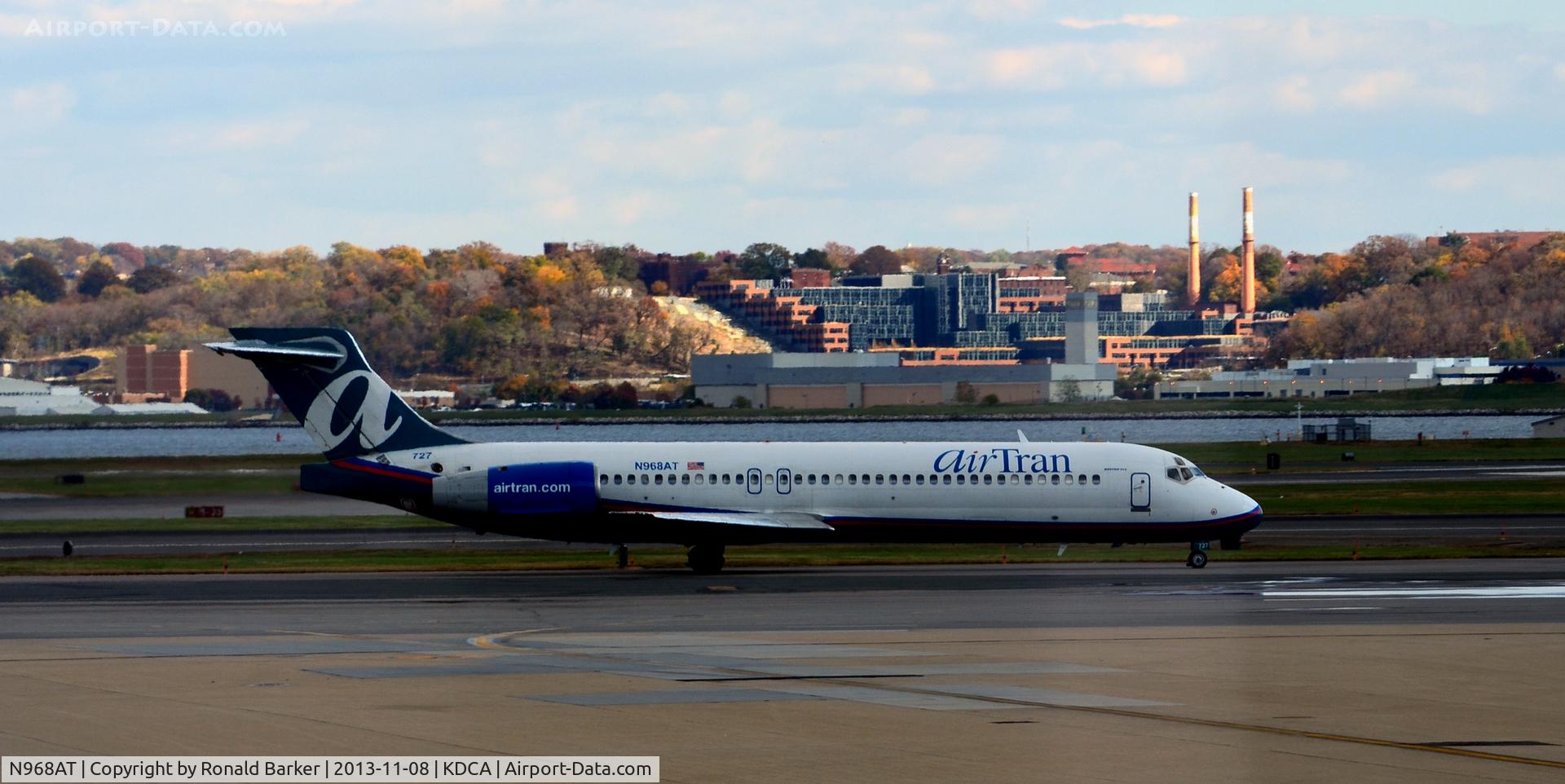 N968AT, 2001 Boeing 717-200 C/N 55029, Taxi National