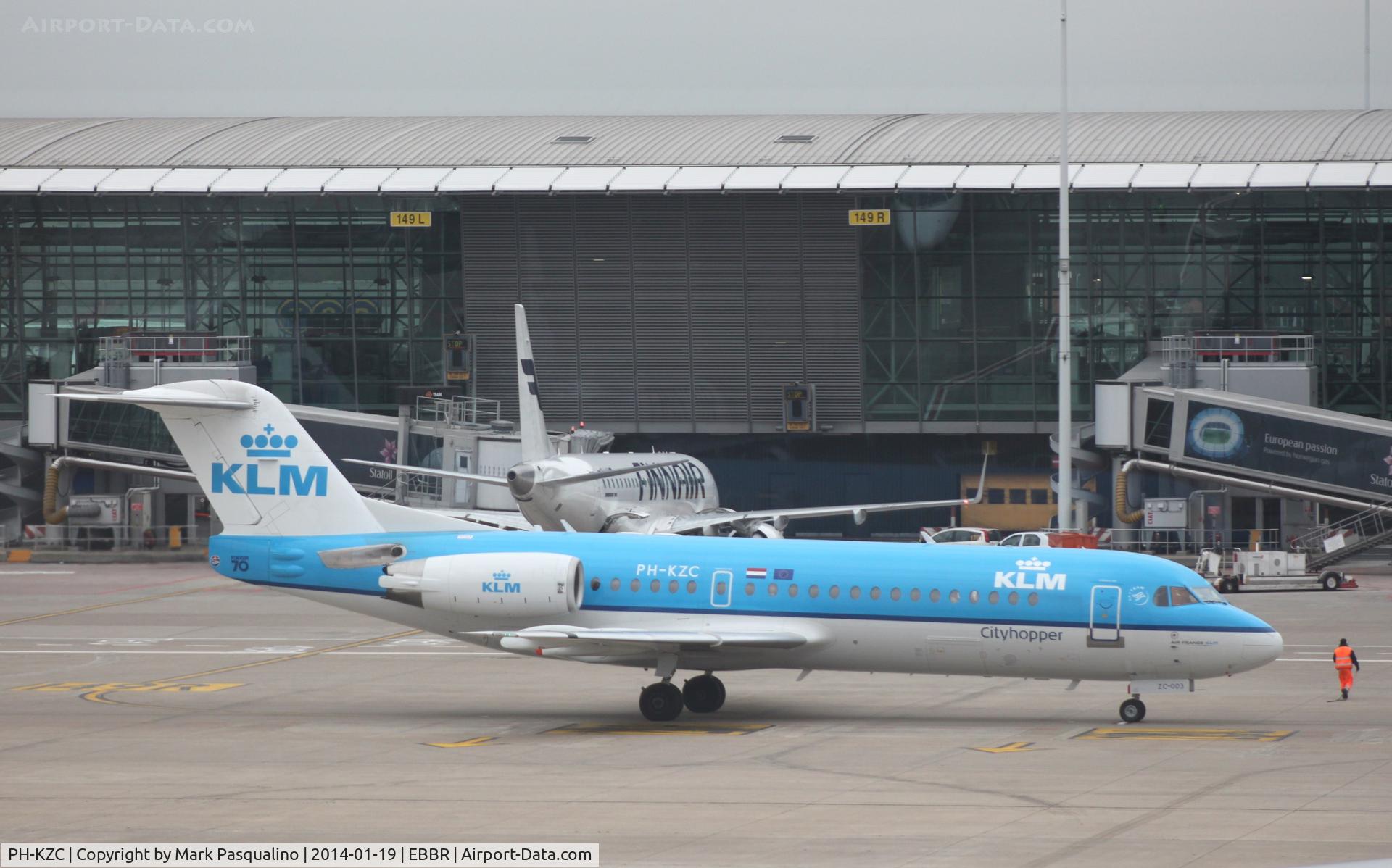 PH-KZC, 1996 Fokker 70 (F-28-0070) C/N 11566, Fokker 70