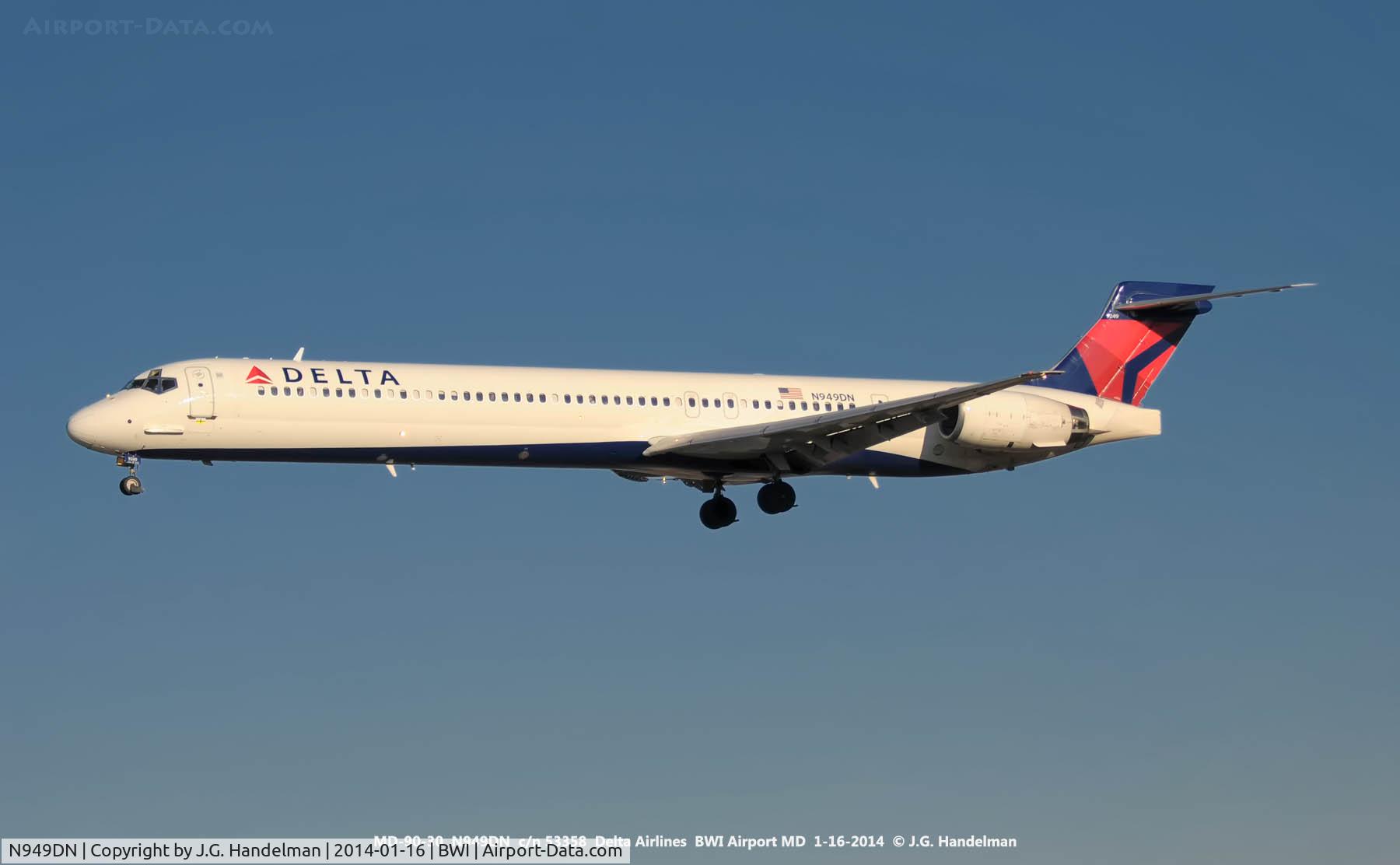 N949DN, 1997 McDonnell Douglas MD-90-30 C/N 53358, On final to 33L.