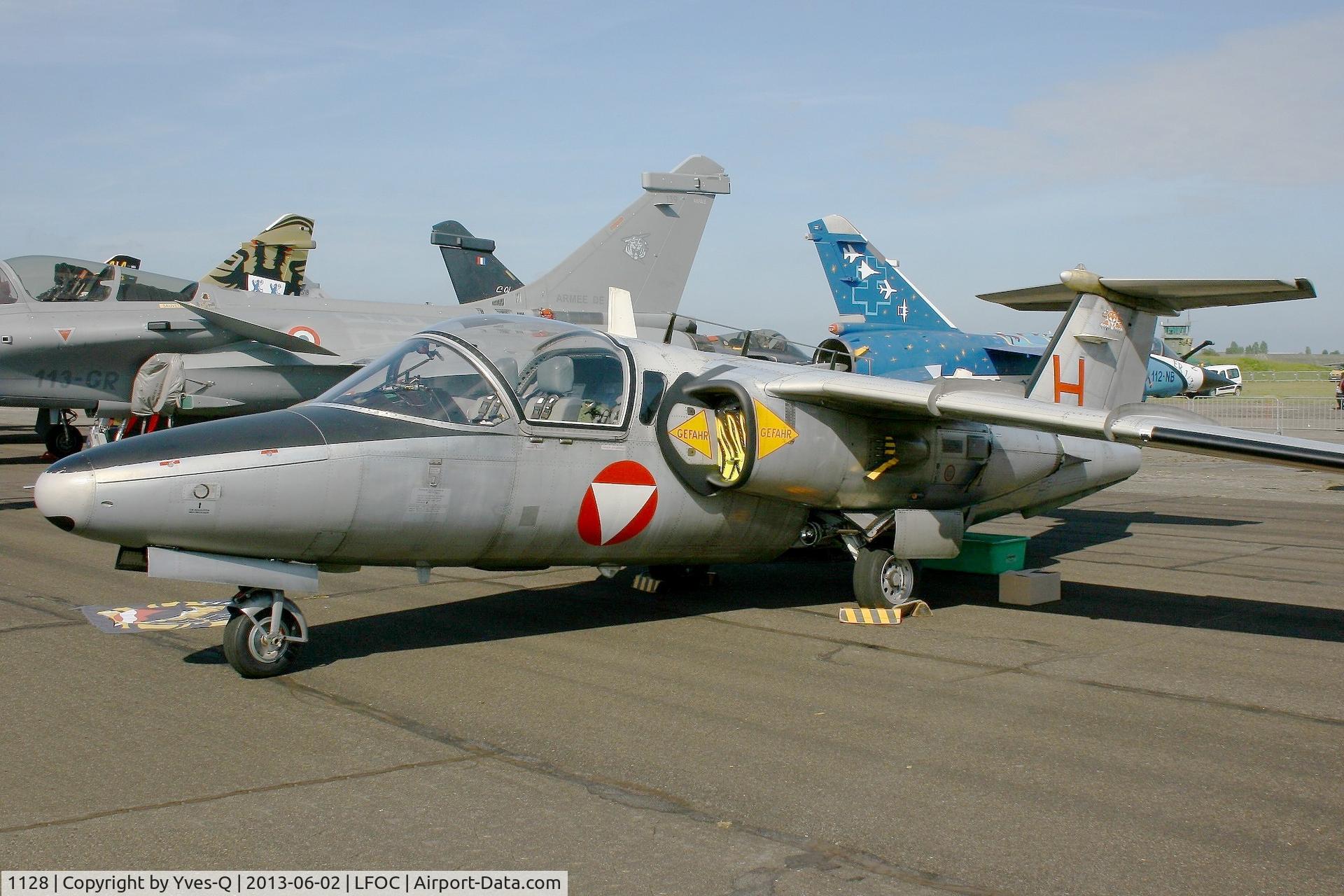 1128, Saab 105OE C/N 105428, Austrian Air Force Saab 105OE, Static display, Chateaudun Air Base 279 (LFOC) Open day 2013