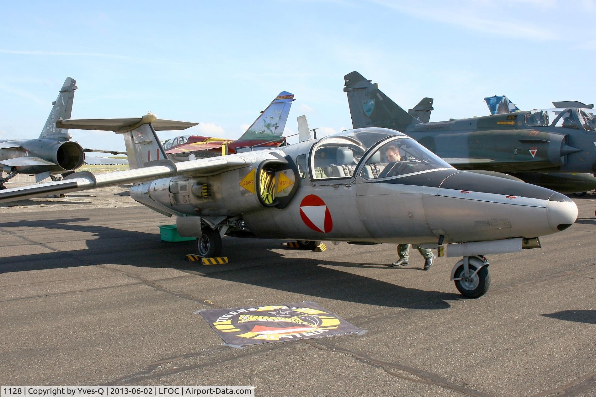 1128, Saab 105OE C/N 105428, Austrian Air Force Saab 105OE, Static display, Chateaudun Air Base 279 (LFOC) Open day 2013