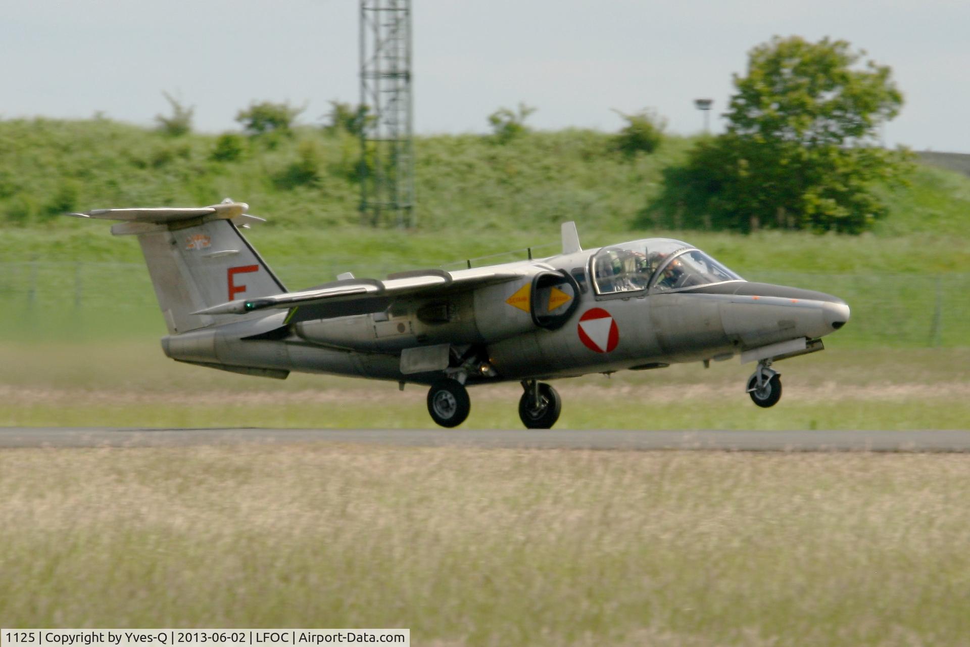 1125, Saab 105OE C/N 105425, Austrian Air Force Saab 105OE, Landing Rwy 28, Chateaudun Air Base 279 (LFOC) Open day 2013