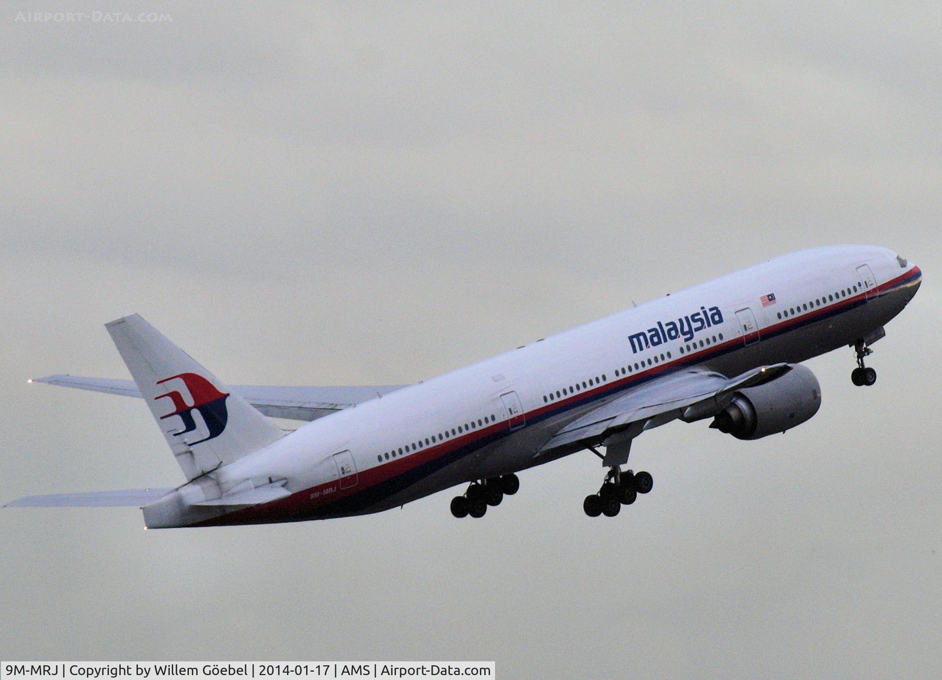 9M-MRJ, 1999 Boeing 777-2H6/ER C/N 28417, Take off from runway L18 of Schiphol Airport