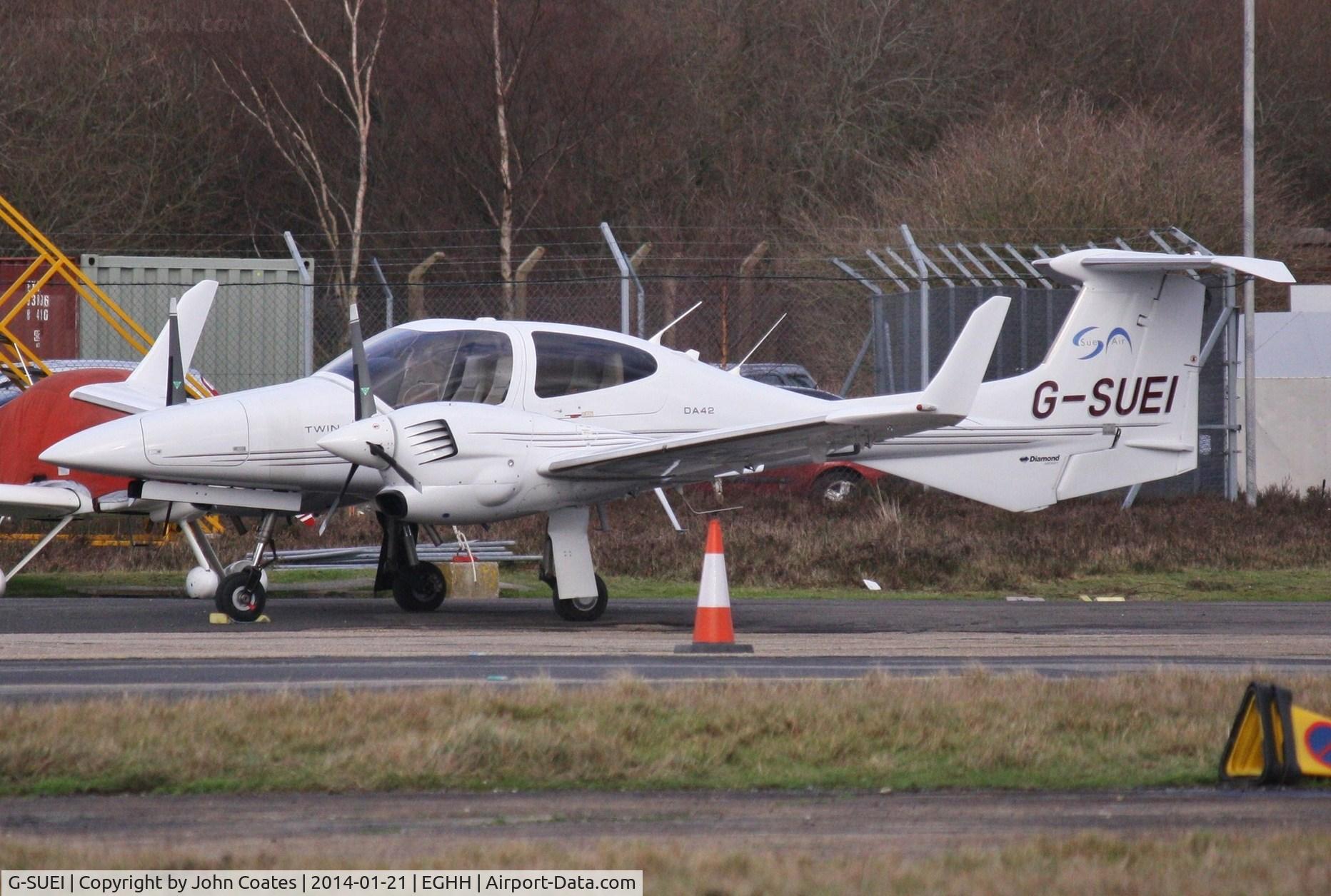 G-SUEI, 2009 Diamond DA-42 Twin Star C/N 42.415, Visitpr to BHL