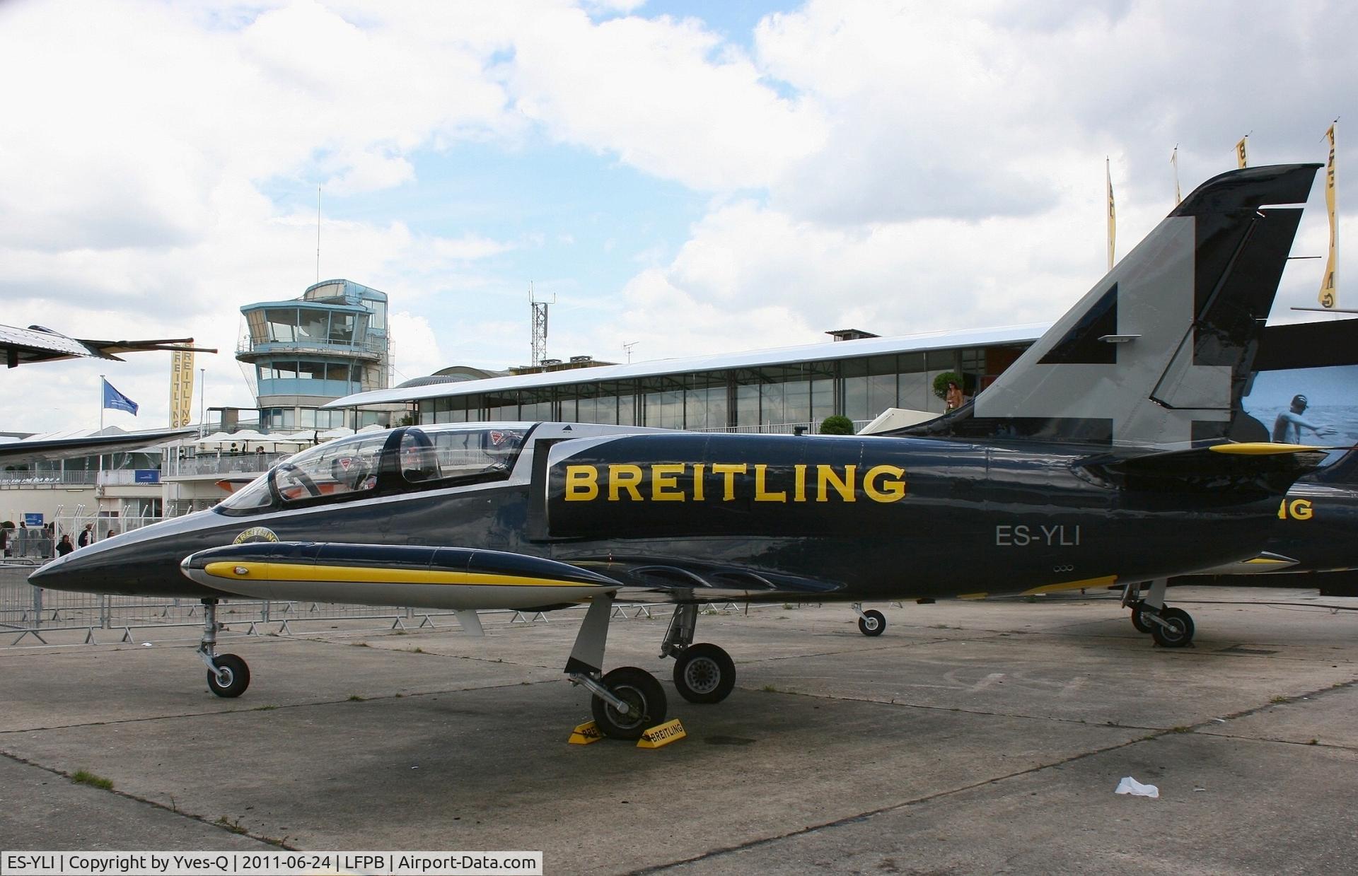 ES-YLI, Aero L-39 Albatros C/N 691876, Aero L-39C Albatros,  Breitling Aerobatic Team, Paris Le Bourget (LFPB-LBG) Air Show in june 2011