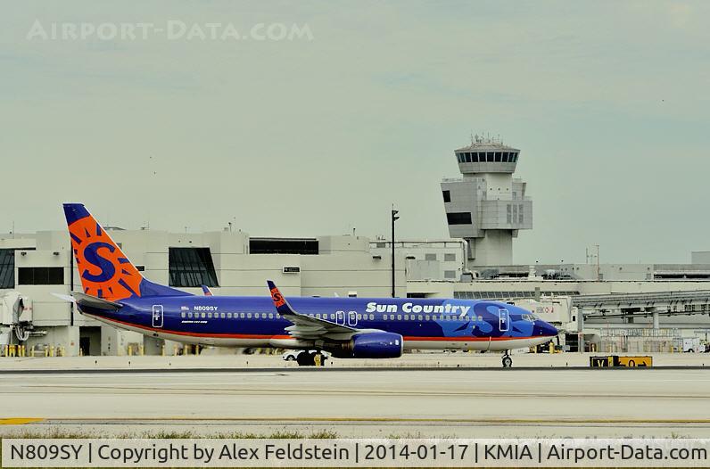 N809SY, 2005 Boeing 737-8Q8 C/N 30683, Miami