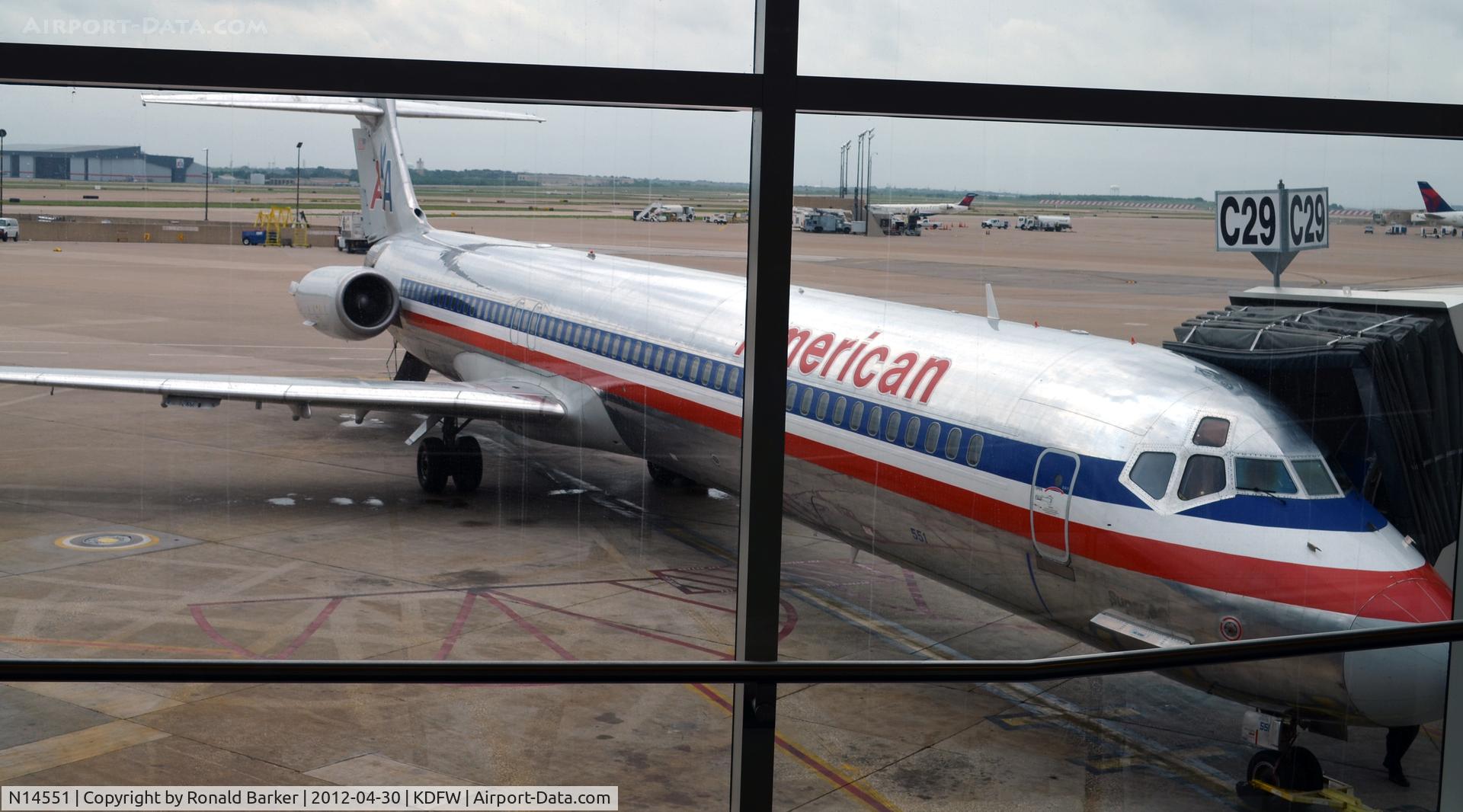 N14551, 1991 McDonnell Douglas MD-82 (DC-9-82) C/N 53033, Fleet number 551 Gate C29  DFW