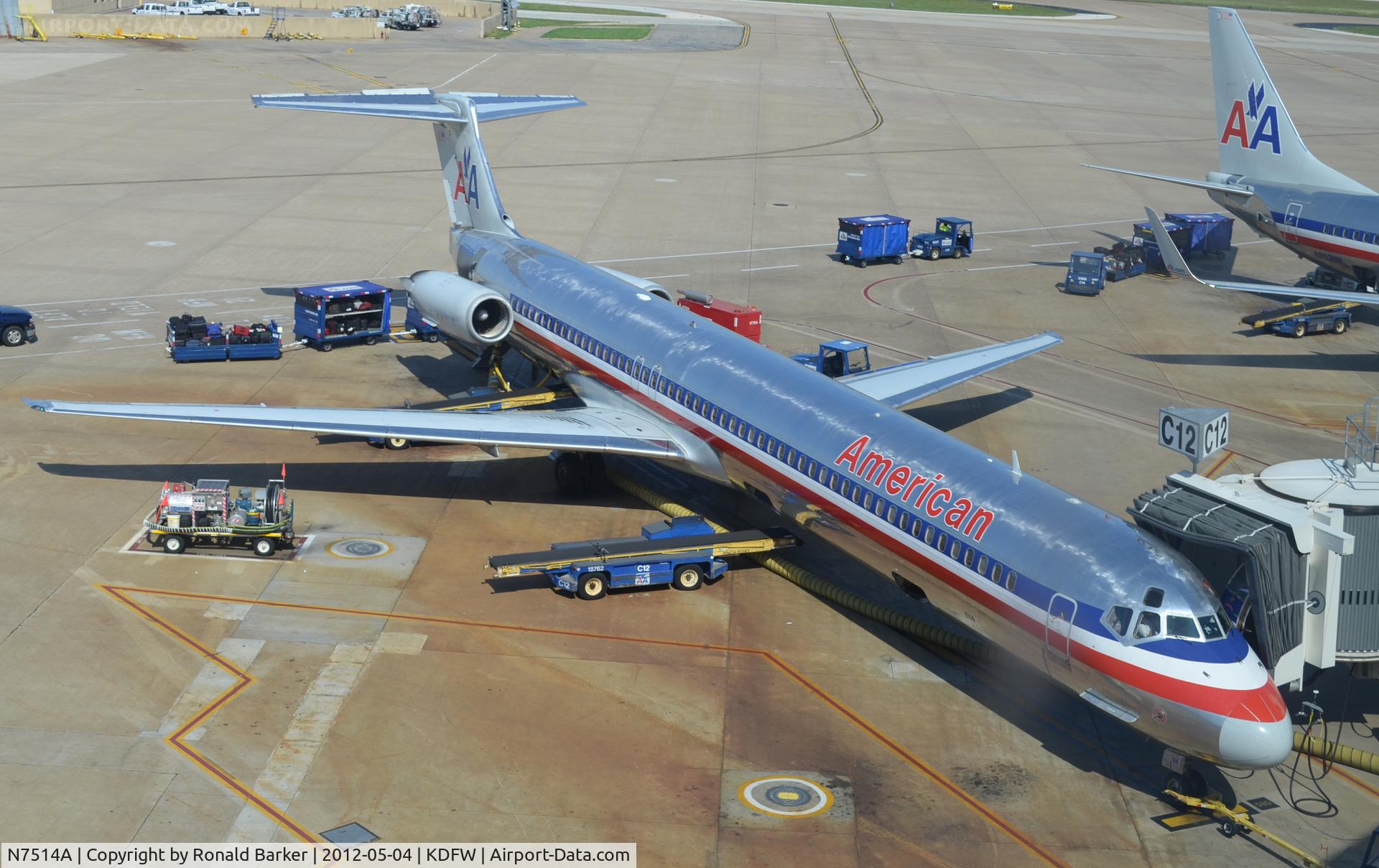 N7514A, 1990 McDonnell Douglas MD-82 (DC-9-82) C/N 49891, Fleet number 514 Gate C12  DFW