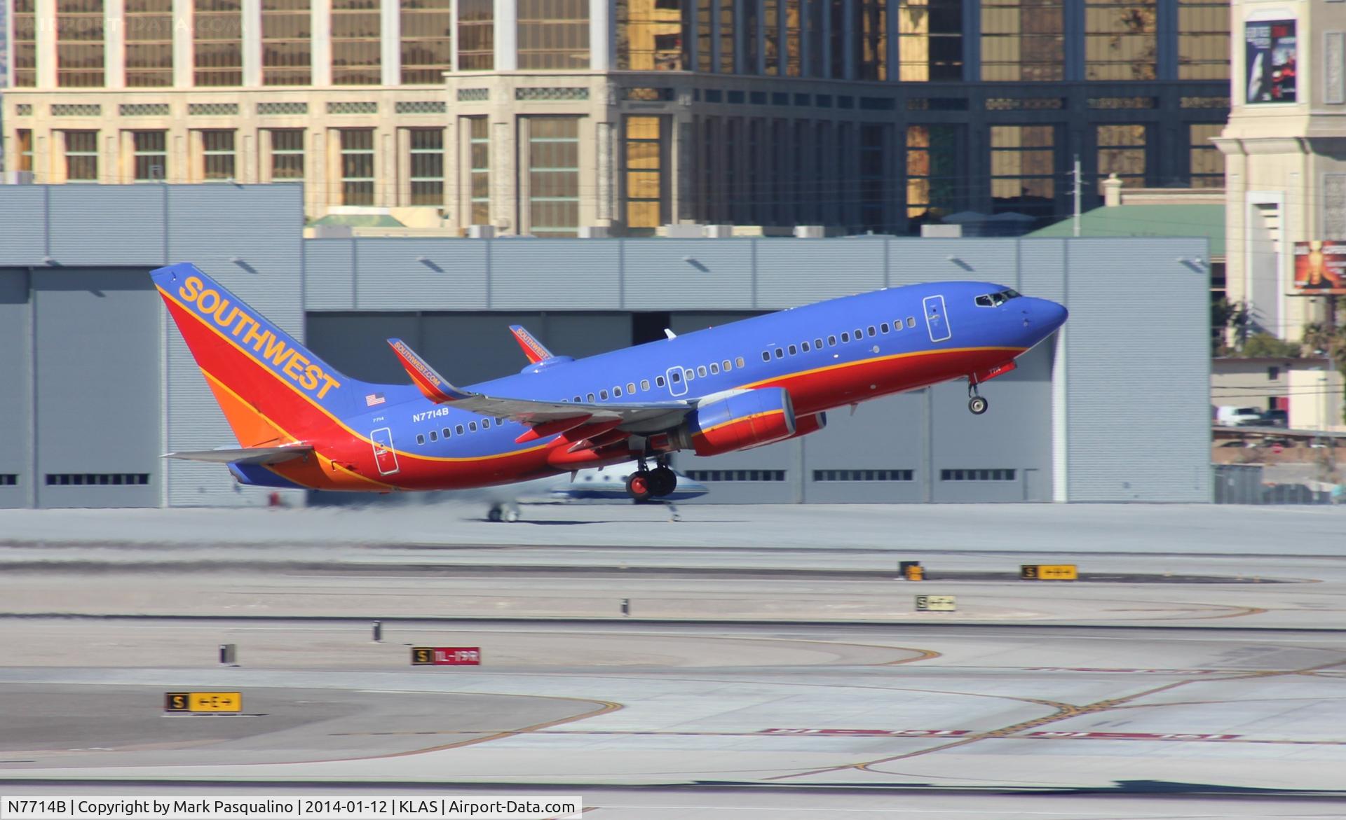 N7714B, 2004 Boeing 737-76N C/N 32679, Boeing 737-700