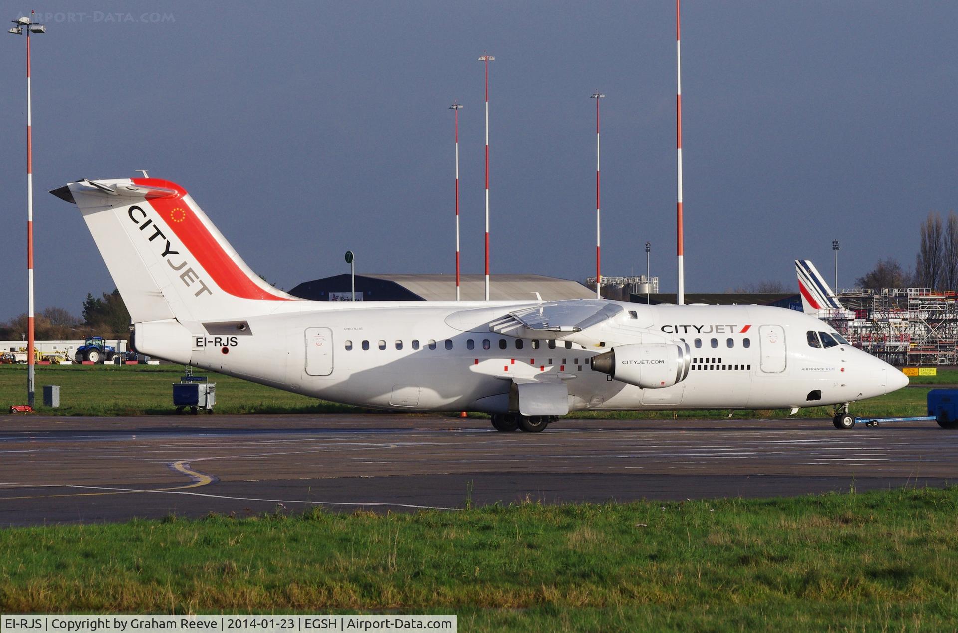 EI-RJS, 2000 British Aerospace Avro 146-RJ85A C/N E2365, Under tow.