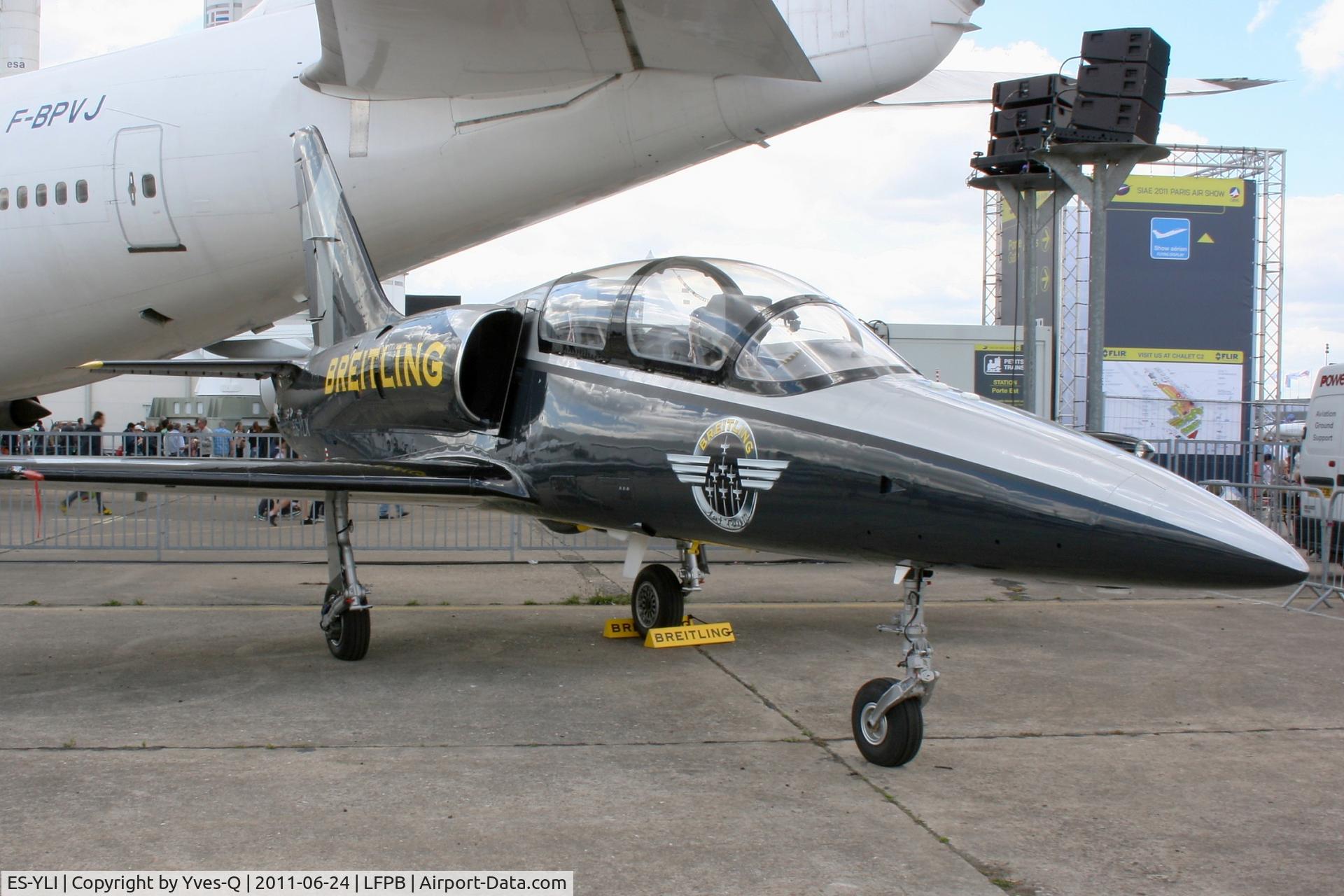 ES-YLI, Aero L-39 Albatros C/N 691876, Aero L-39C Albatros,  Breitling Aerobatic Team, Paris Le Bourget (LFPB-LBG) Air Show in june 2011