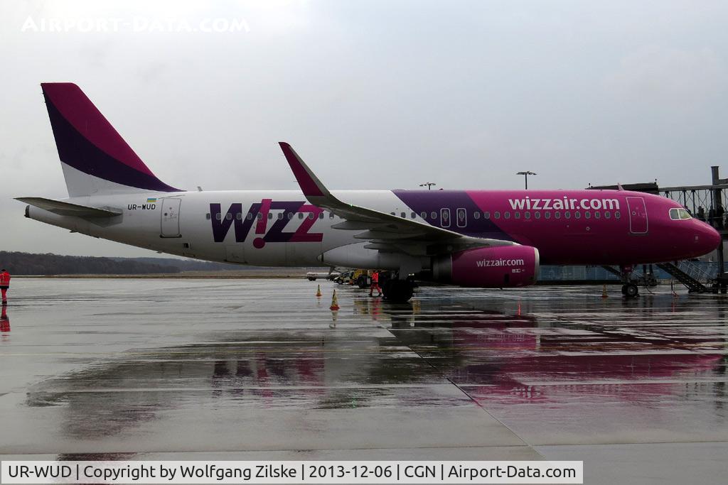 UR-WUD, 2013 Airbus A320-232 C/N 5660, visitor