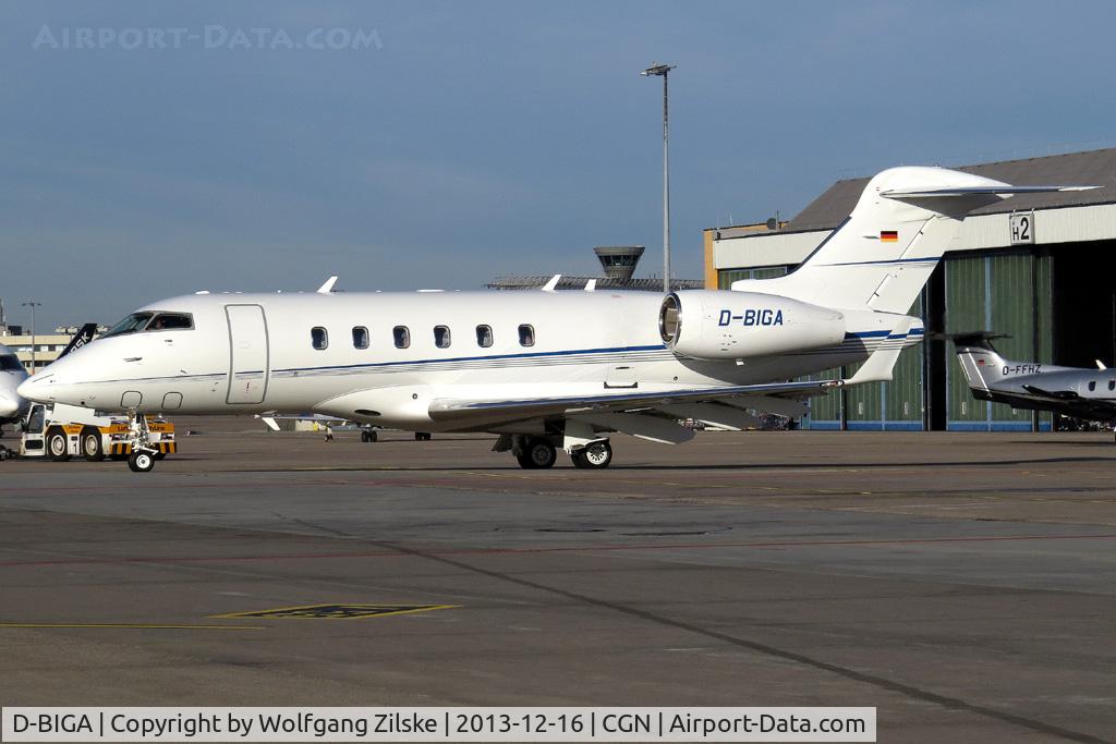 D-BIGA, 2013 Bombardier Challenger 300 (BD-100-1A10) C/N 20419, visitor